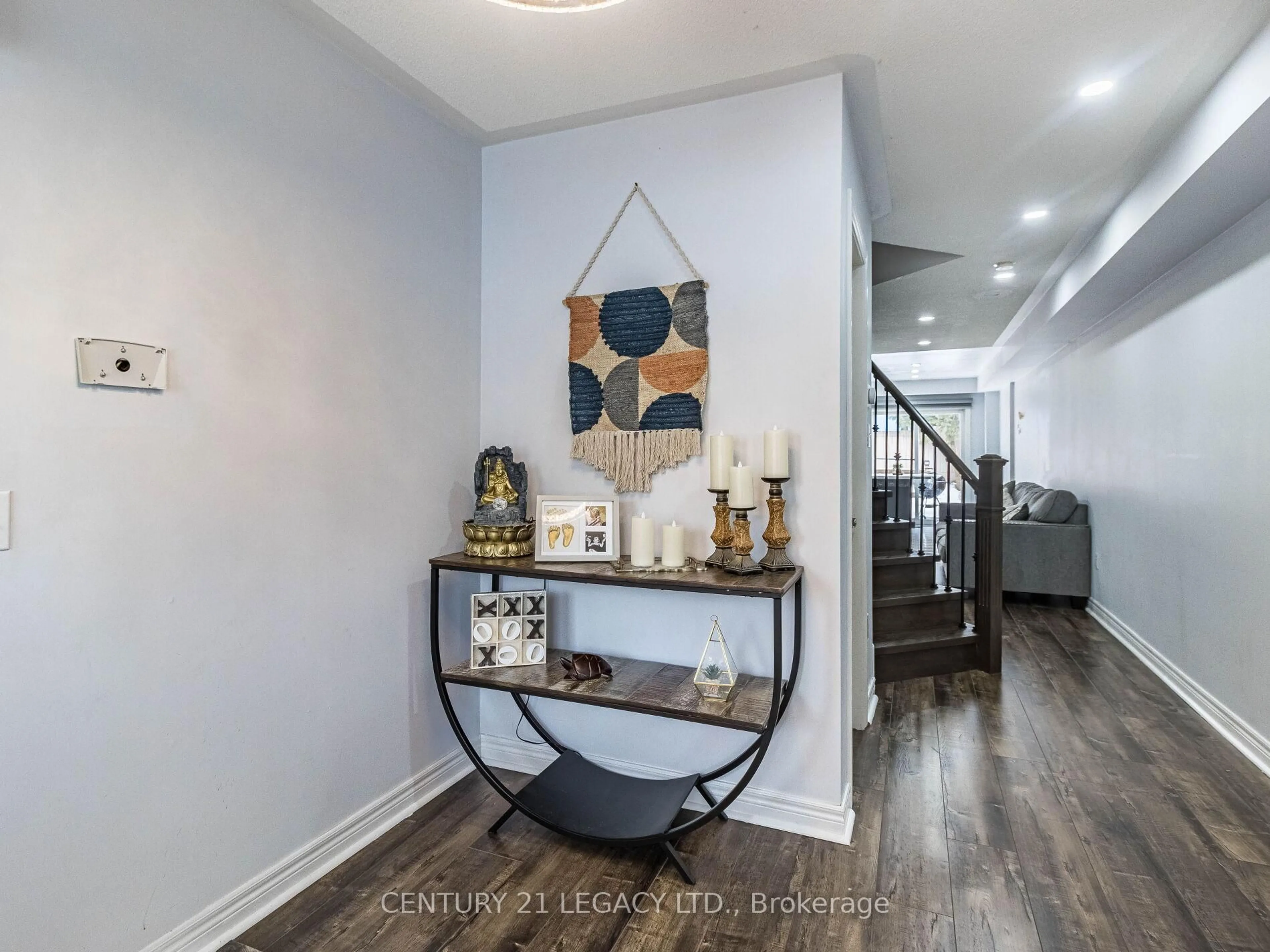 Indoor entryway for 91 Checkerberry Cres, Brampton Ontario L6R 2S8