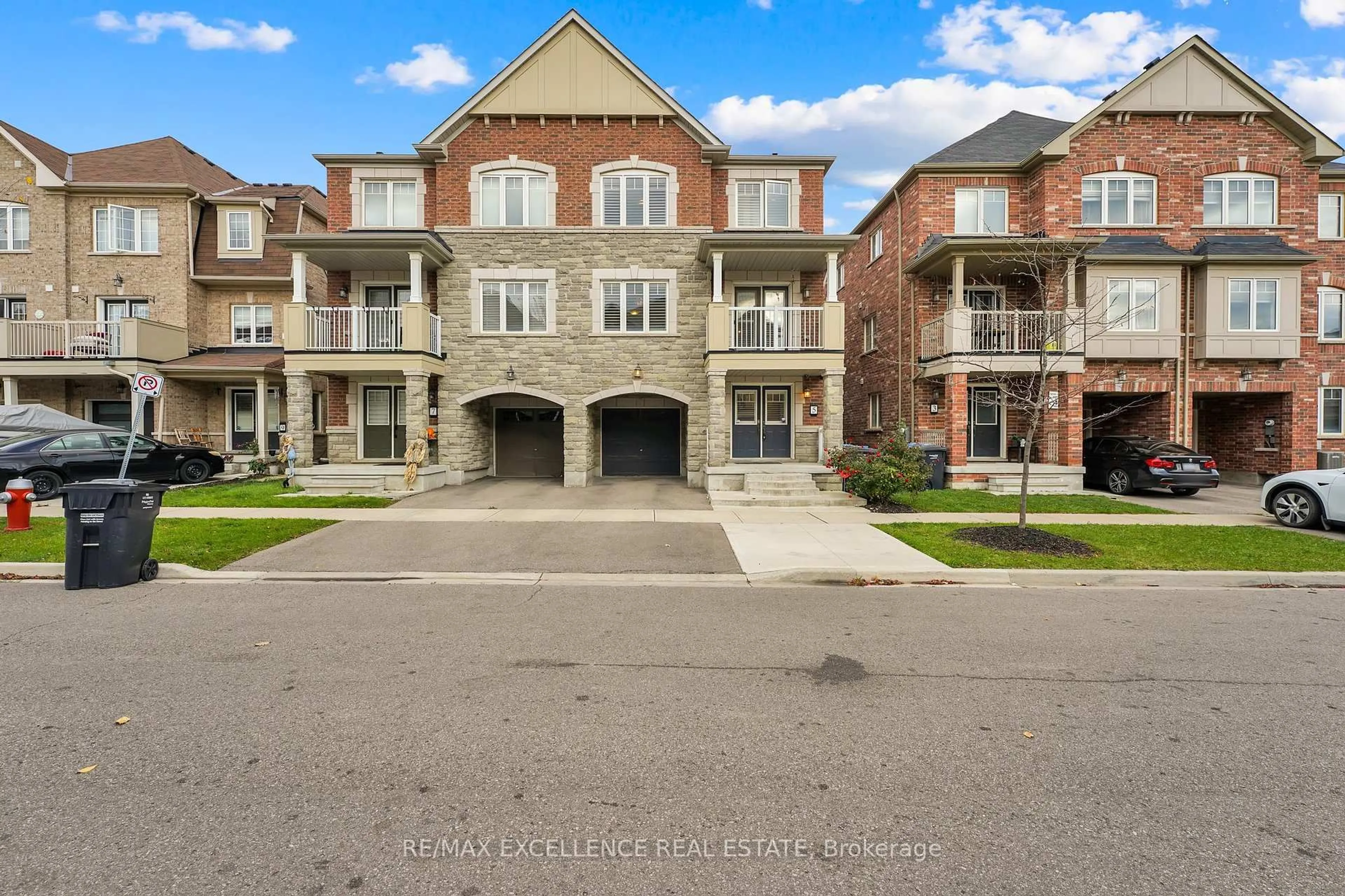 A pic from outside/outdoor area/front of a property/back of a property/a pic from drone, street for 5 Francesco St, Brampton Ontario L7A 4N7