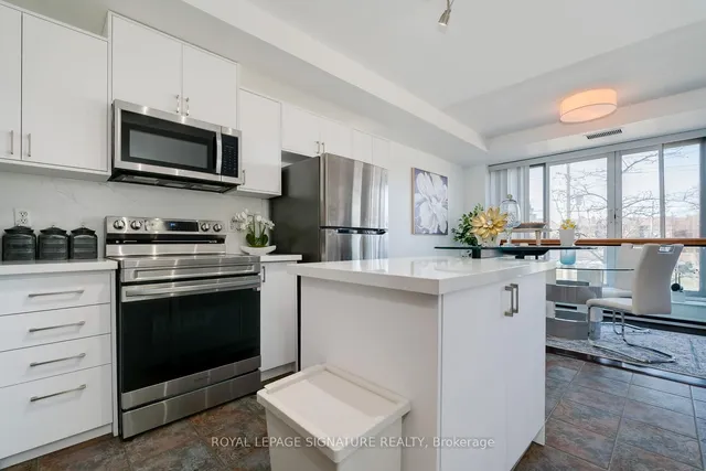 Additional property image - 200 Burnhamthorpe Rd Unit 201