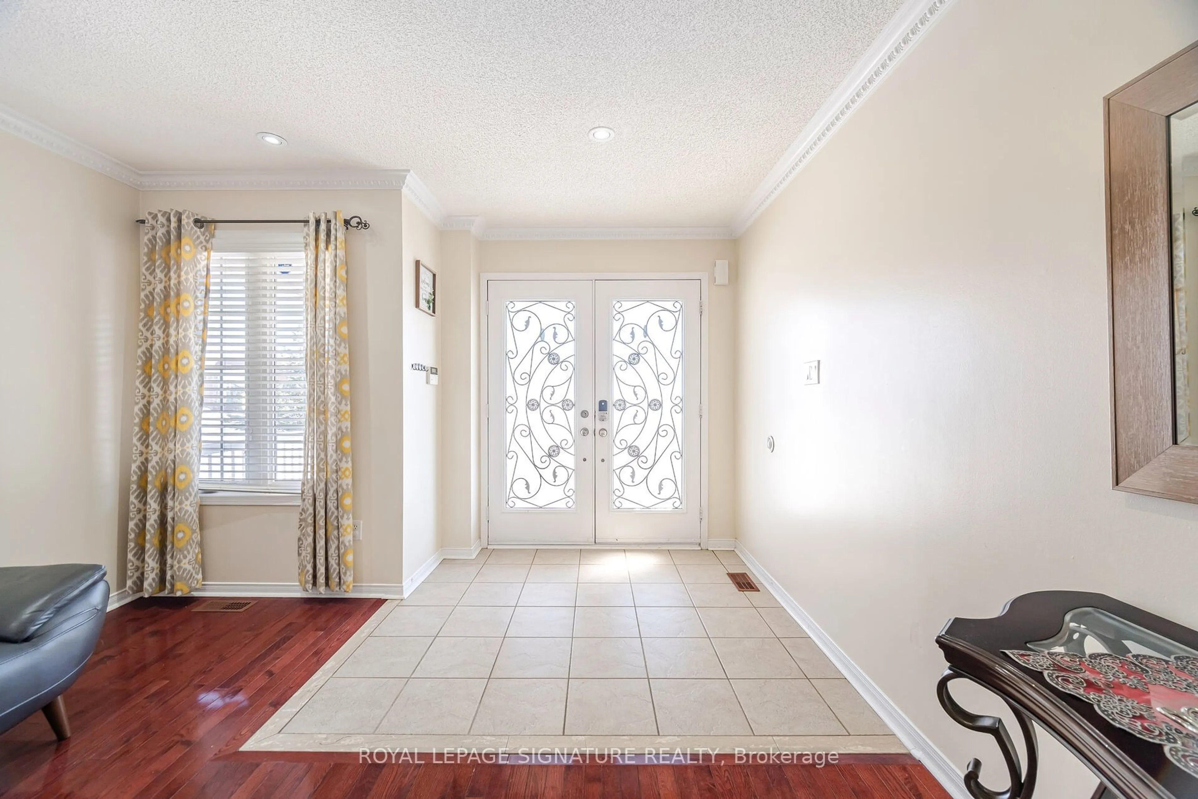 Indoor entryway for 34 Kanata Rd, Brampton Ontario L7A 3R2