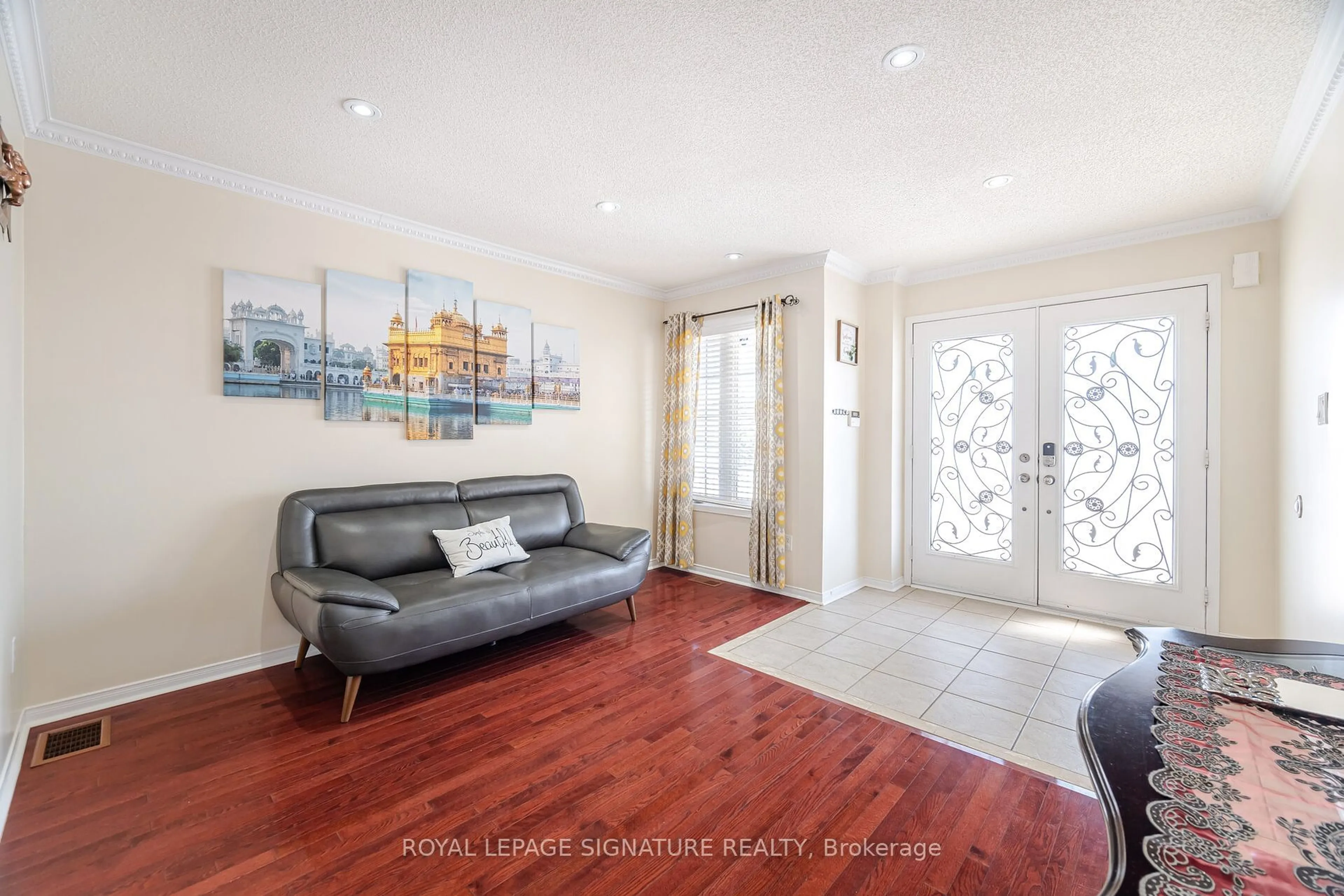 Indoor entryway for 34 Kanata Rd, Brampton Ontario L7A 3R2