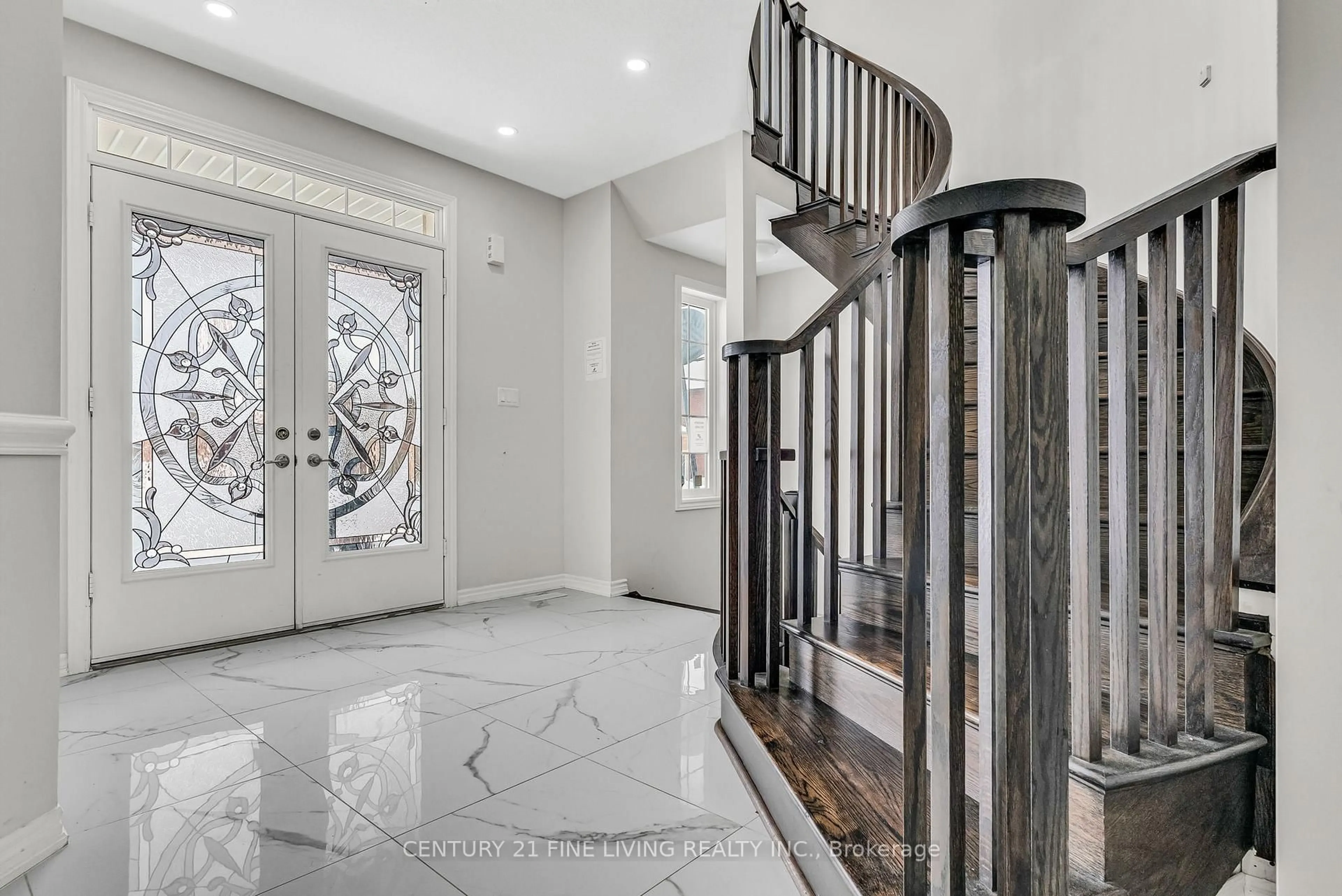 Indoor foyer for 44 Yarmouth St, Brampton Ontario L7A 4X4