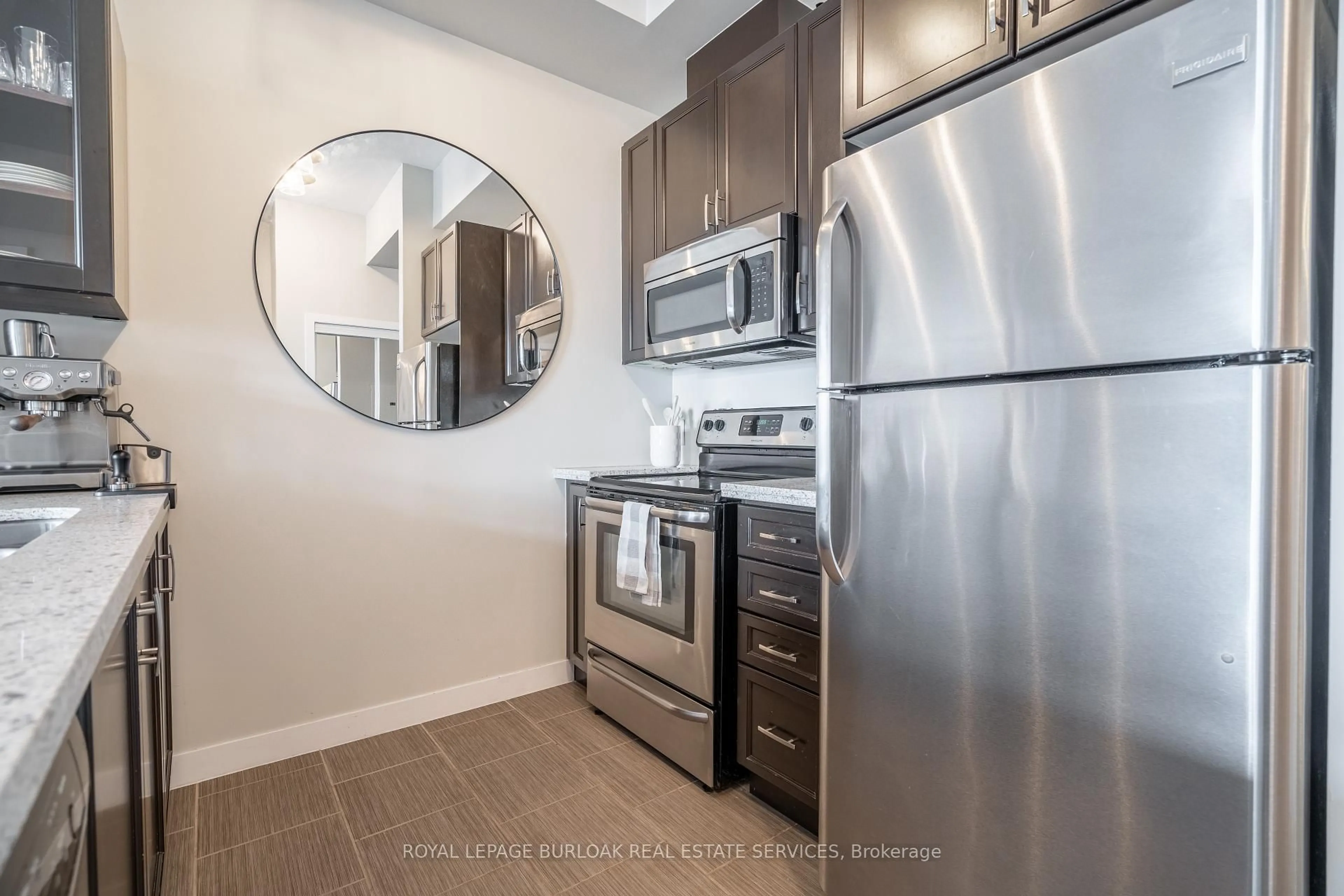 Standard kitchen, unknown for 5020 Corporate Dr #408, Burlington Ontario L7L 0H7