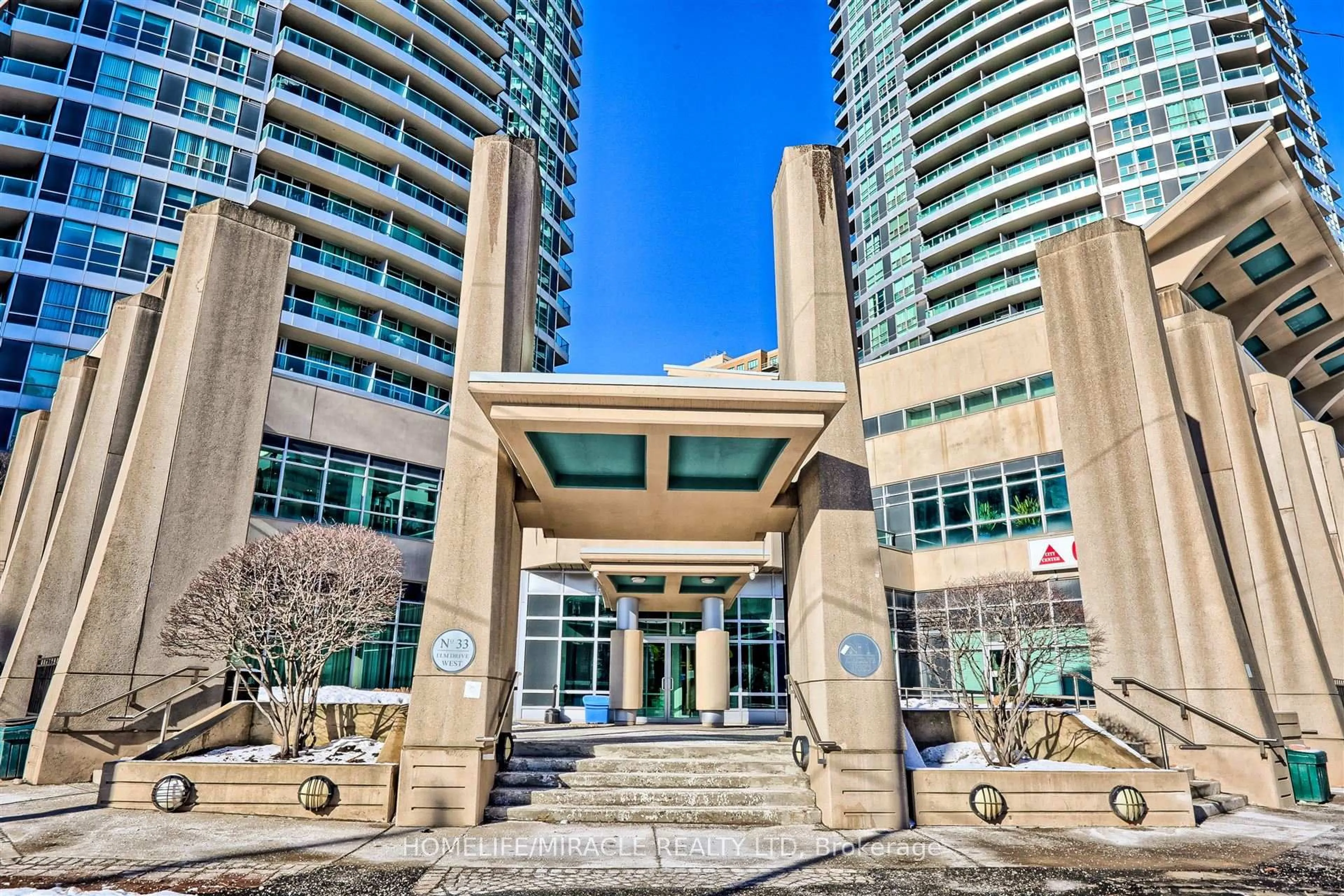 Indoor foyer for 1 Elm Dr #2603, Mississauga Ontario L5B 4M2