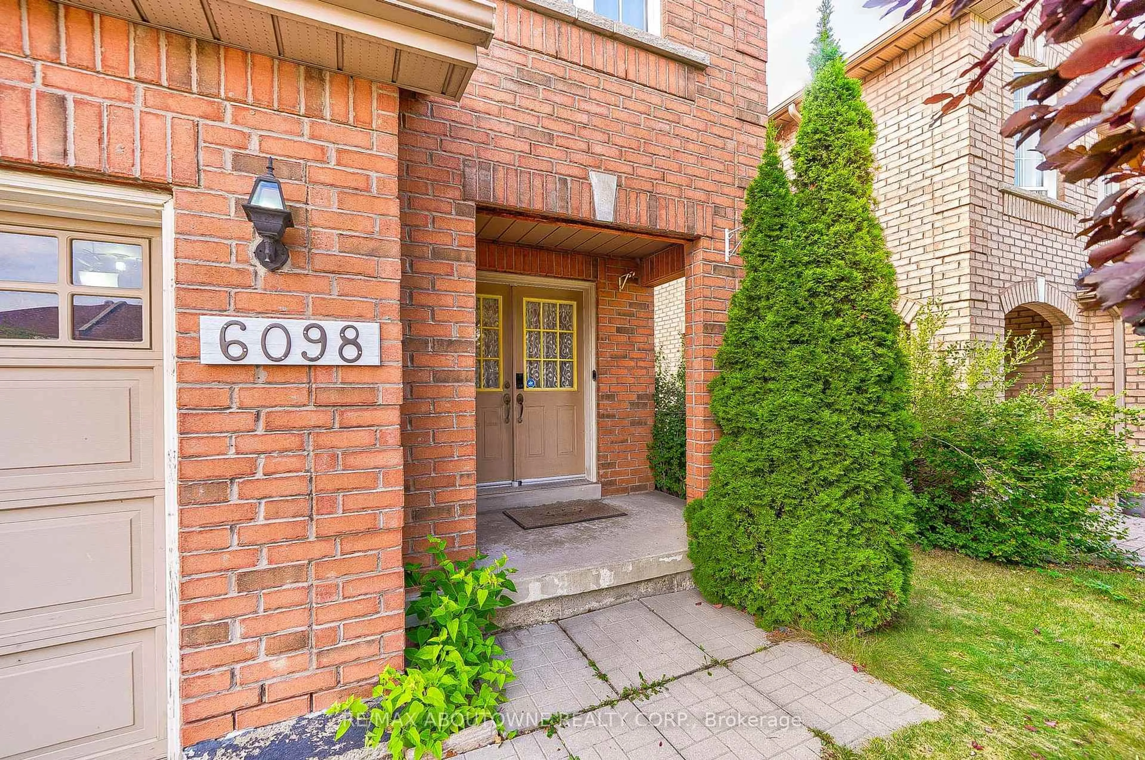 Home with brick exterior material, street for 6098 Rowers Cres, Mississauga Ontario L5V 3A2