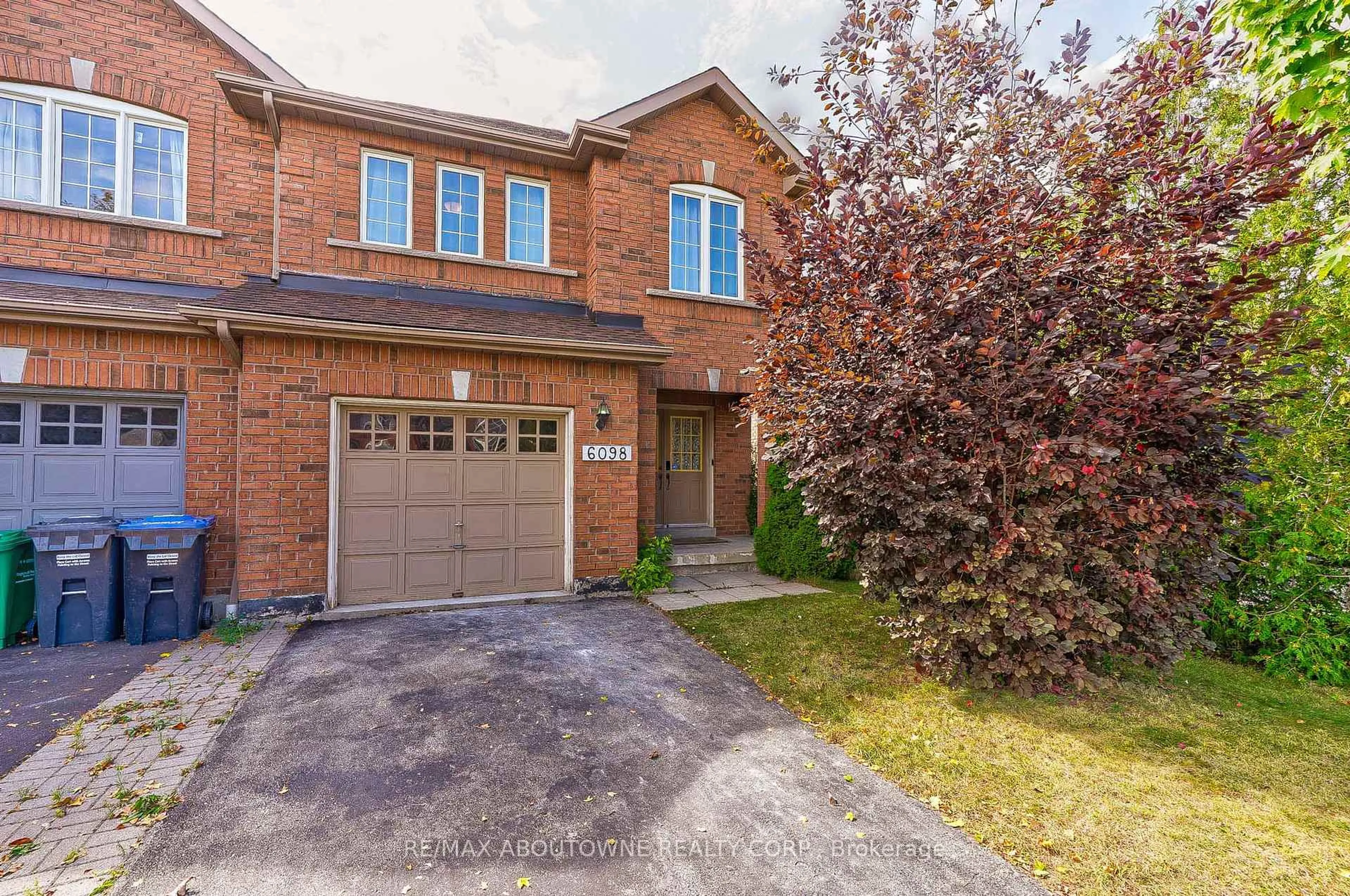 Home with brick exterior material, street for 6098 Rowers Cres, Mississauga Ontario L5V 3A2