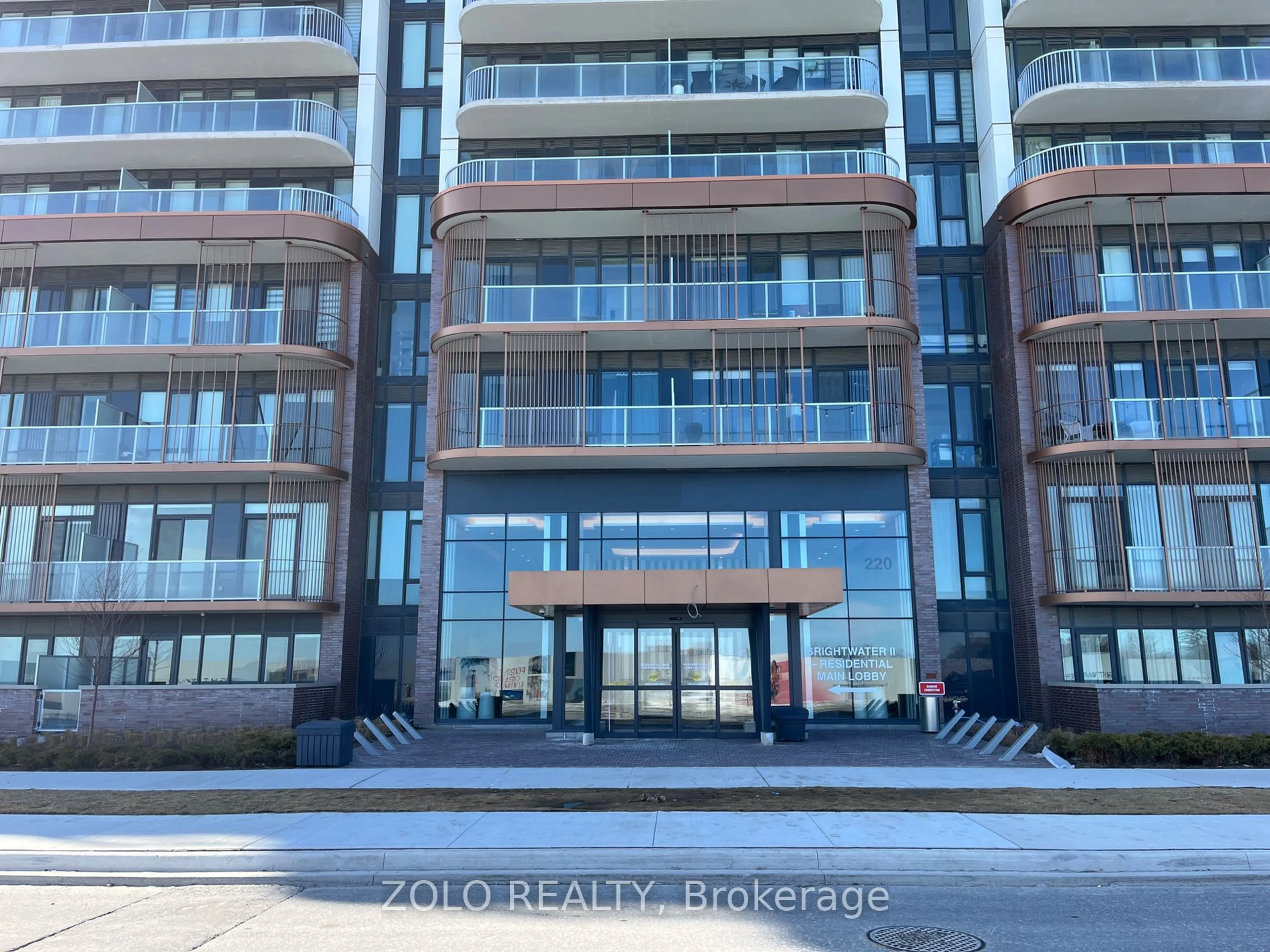 Indoor foyer for 220 Missinnihe Way #617, Mississauga Ontario L5H 1G5