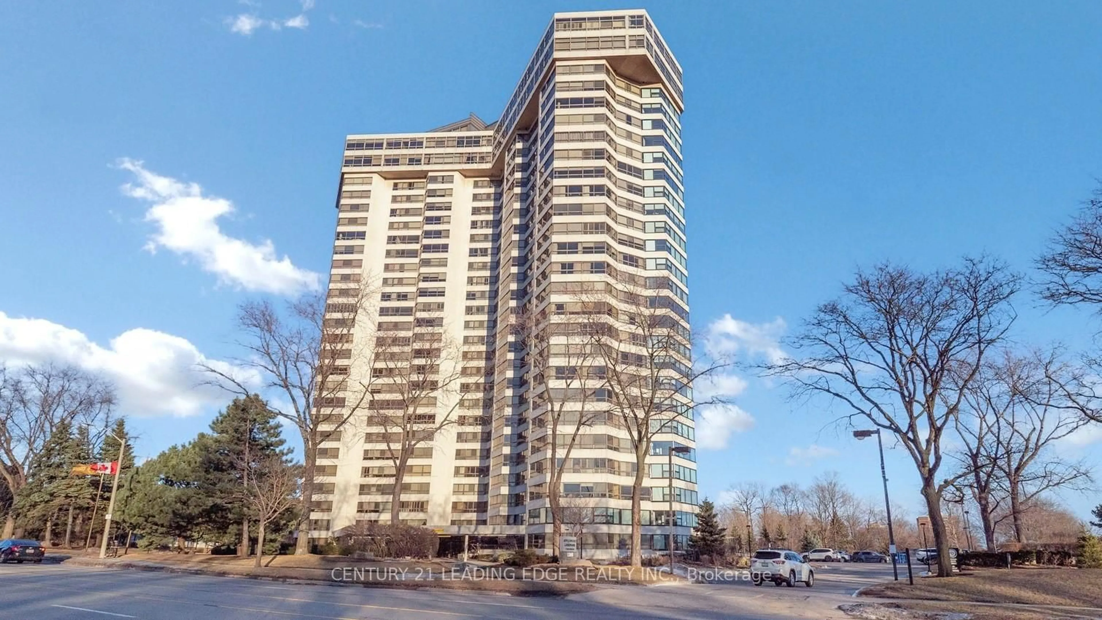 Indoor foyer for 1300 BLOOR St #2005, Mississauga Ontario L4Y 3Z2