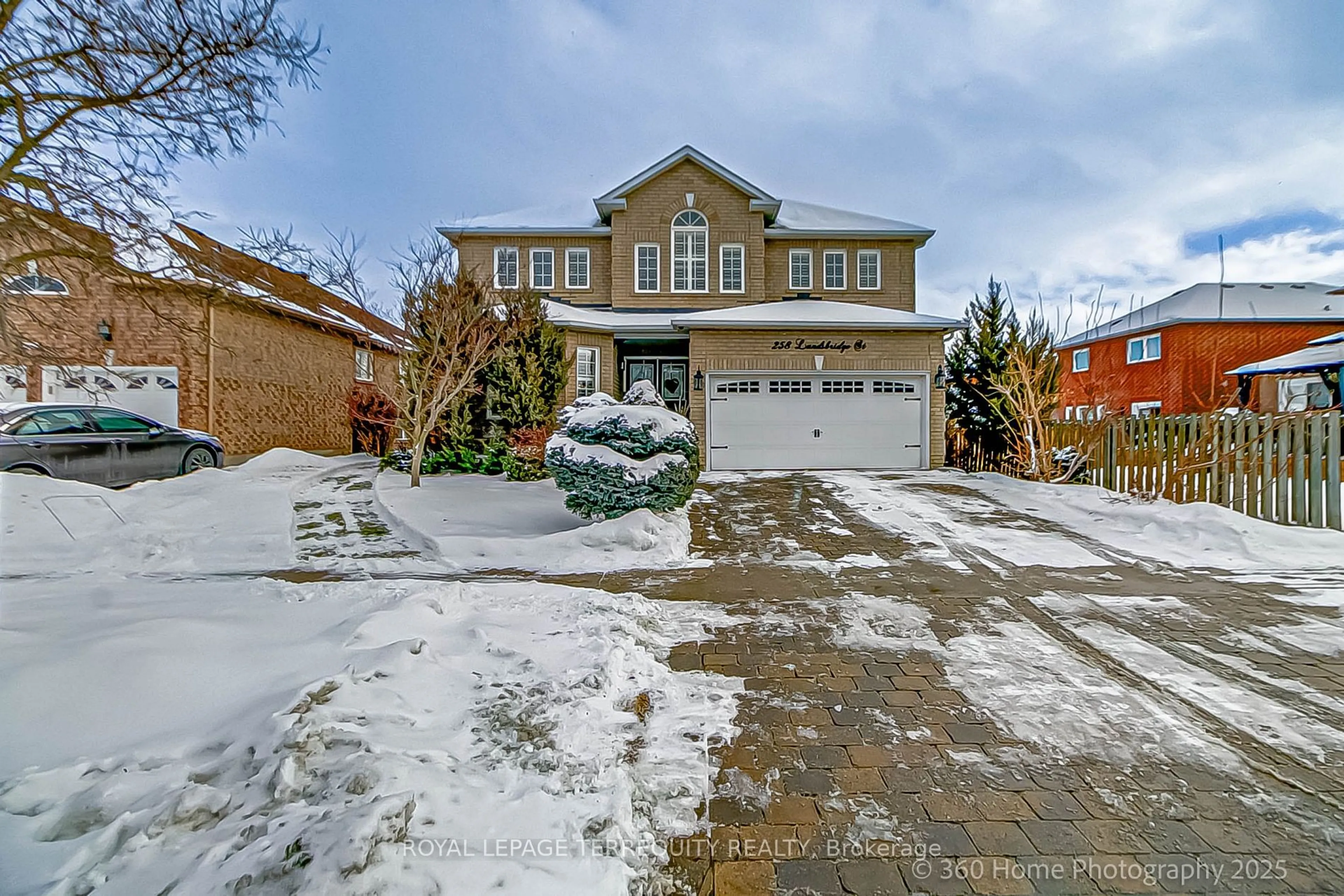 A pic from outside/outdoor area/front of a property/back of a property/a pic from drone, street for 258 Landsbridge St, Caledon Ontario L7E 1W8