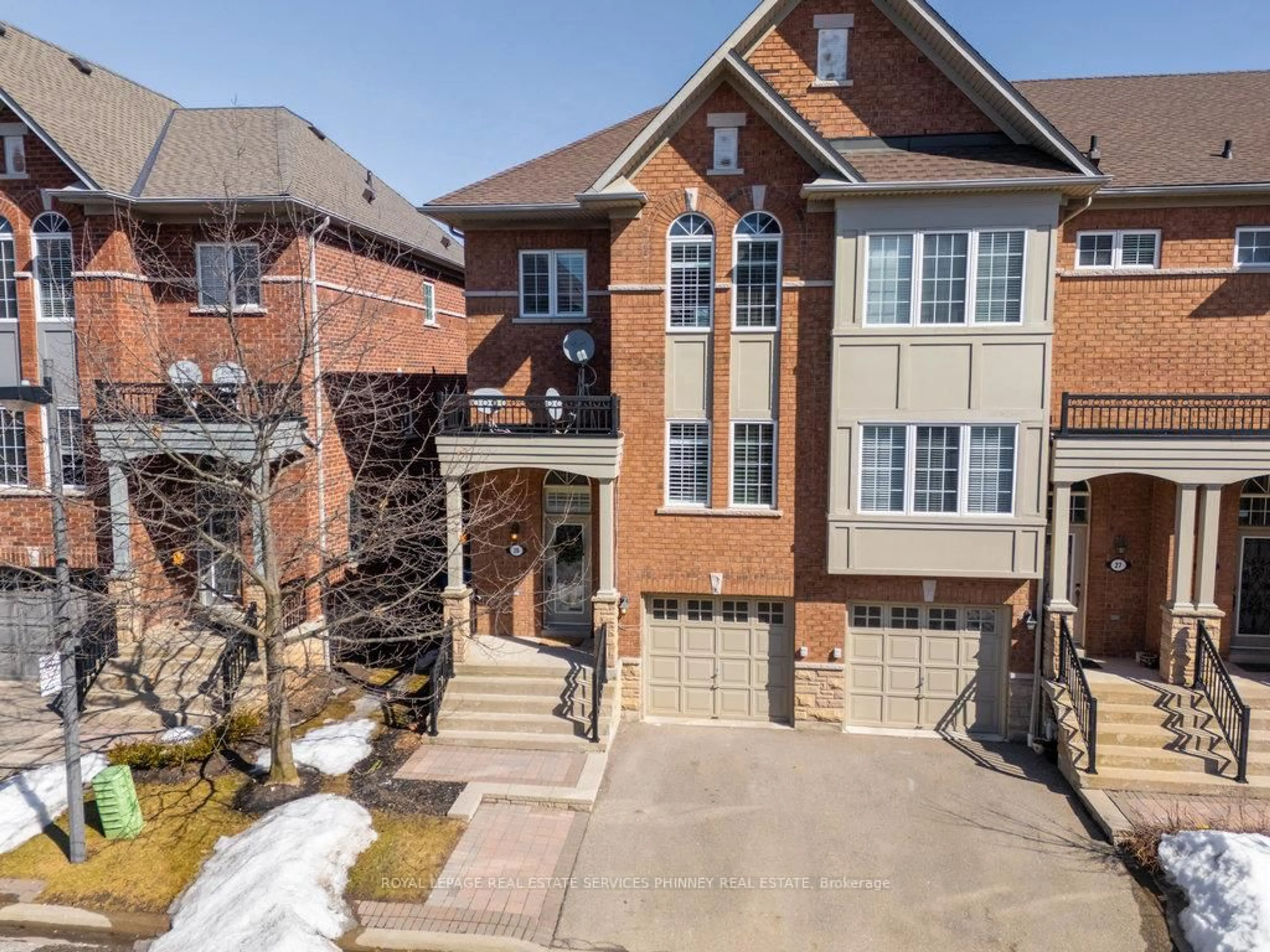 Home with brick exterior material, street for 230 Paisley Blvd #25, Mississauga Ontario L5B 0C5