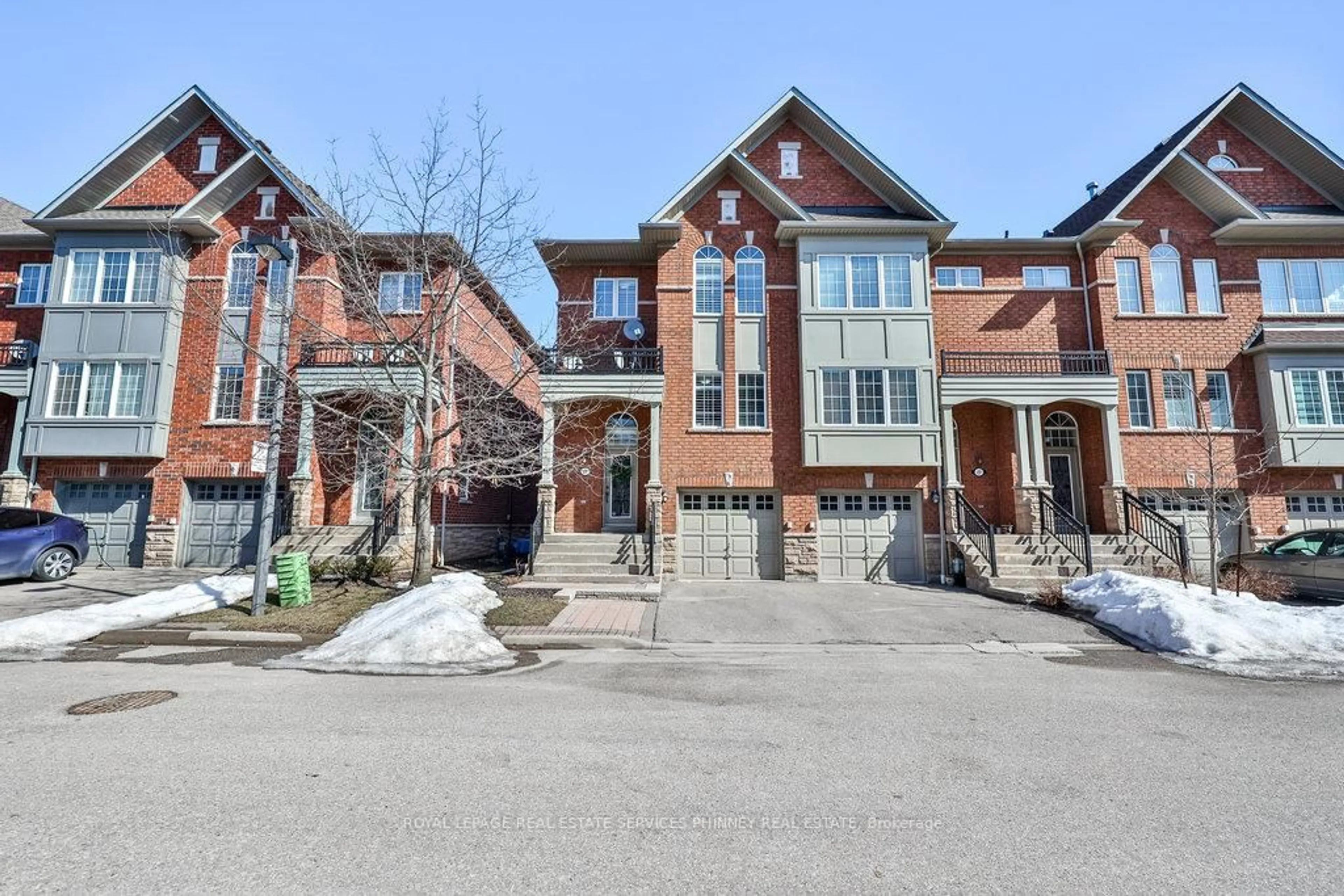 Home with brick exterior material, street for 230 Paisley Blvd #25, Mississauga Ontario L5B 0C5