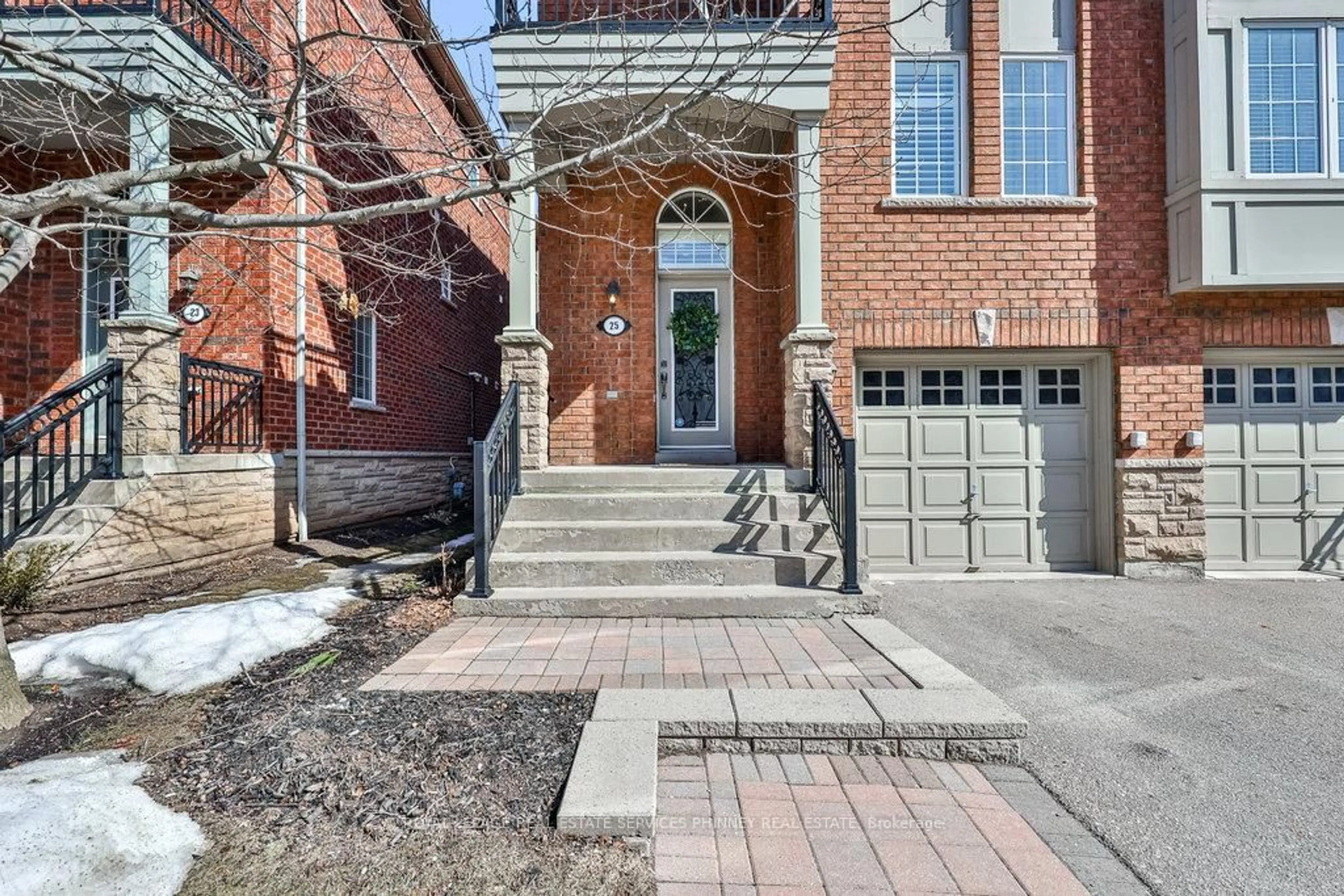 Home with brick exterior material, street for 230 Paisley Blvd #25, Mississauga Ontario L5B 0C5