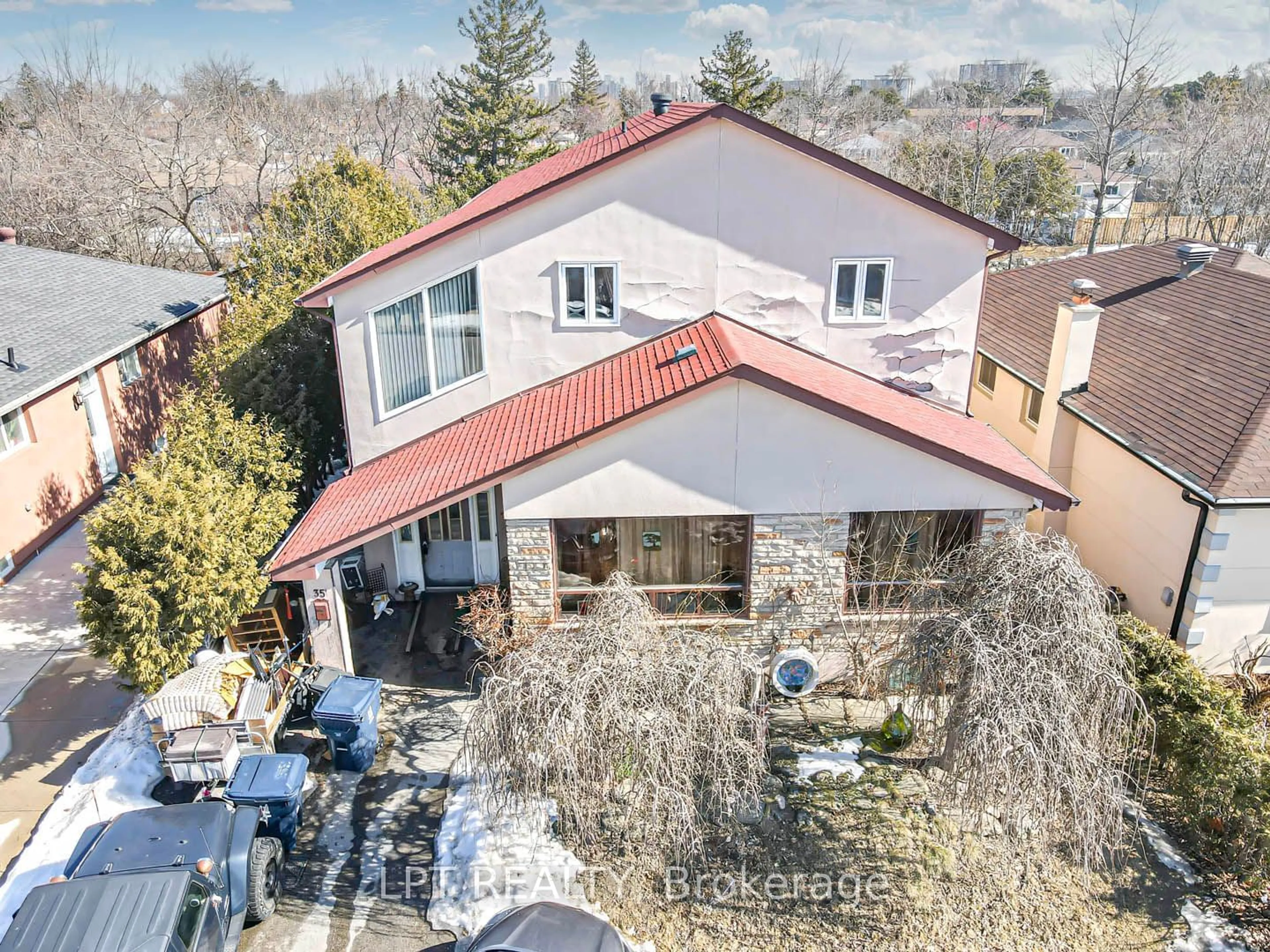 A pic from outside/outdoor area/front of a property/back of a property/a pic from drone, unknown for 35 Marlebon Rd, Toronto Ontario M9V 3V8