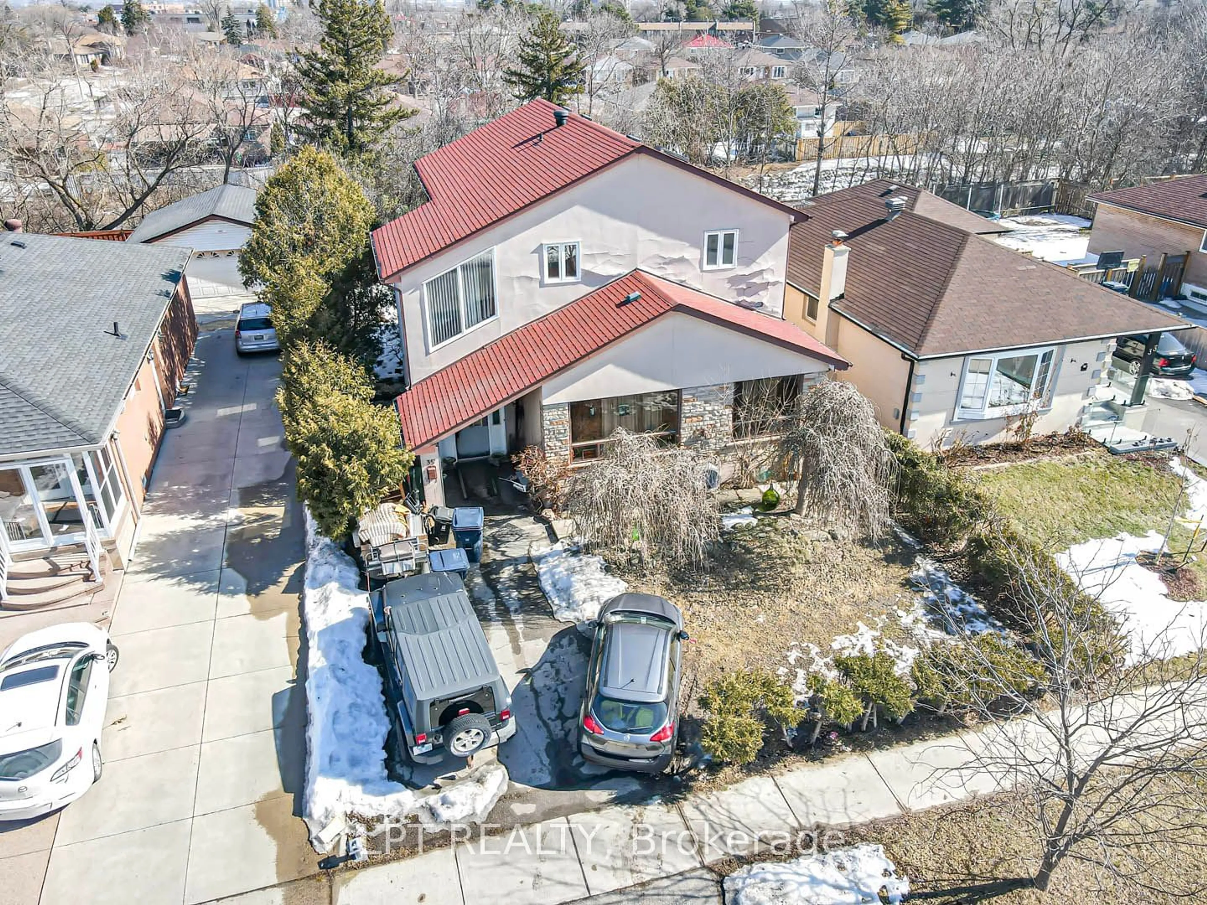 A pic from outside/outdoor area/front of a property/back of a property/a pic from drone, street for 35 Marlebon Rd, Toronto Ontario M9V 3V8