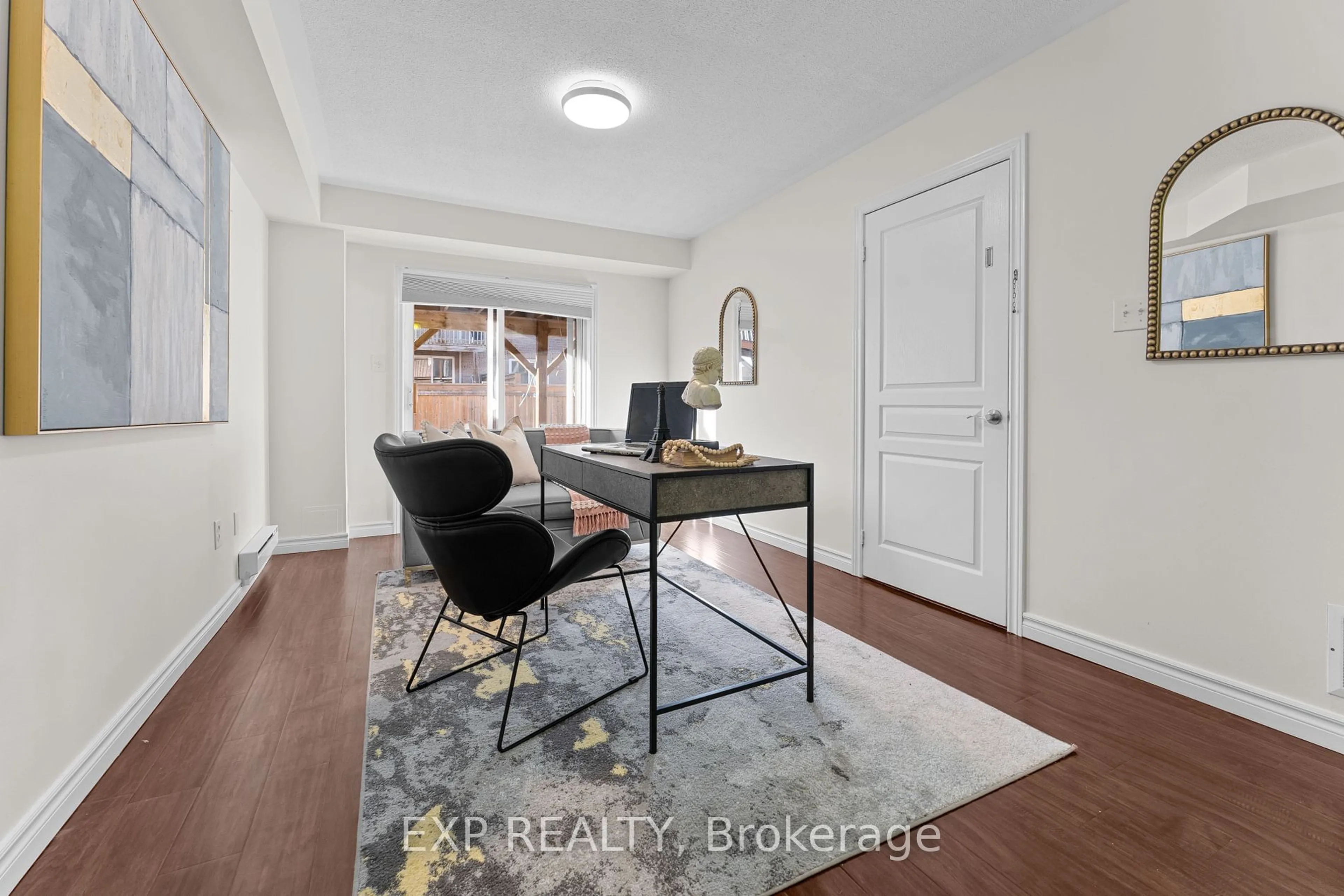 A pic of a room for 2329 Saddlecreek Cres, Oakville Ontario L6M 5J7