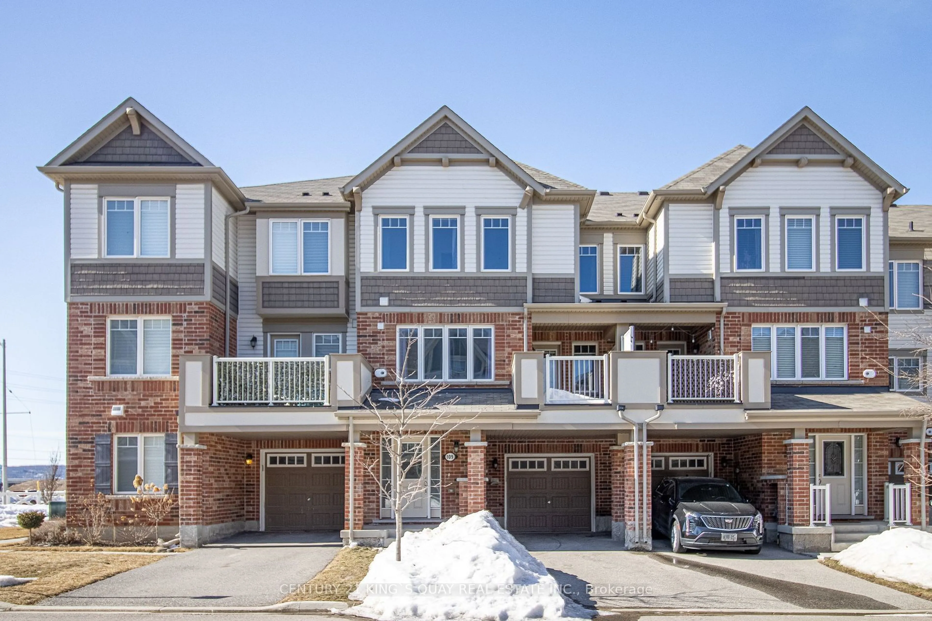 A pic from outside/outdoor area/front of a property/back of a property/a pic from drone, street for 109 Frost Crt, Milton Ontario L9T 7K6