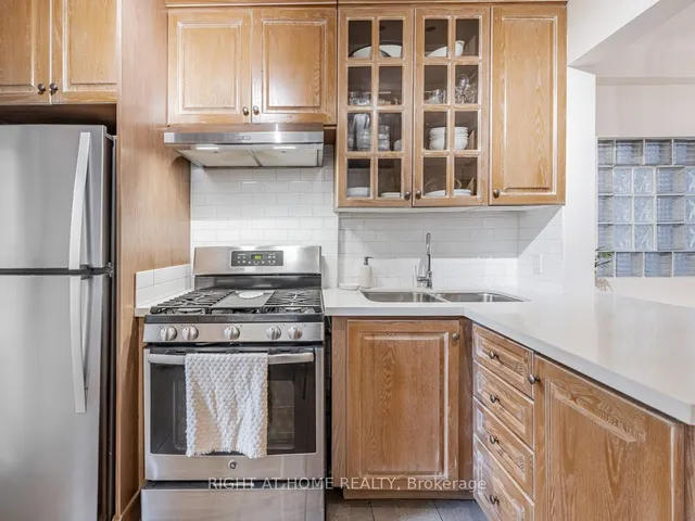 Additional image 31 of 547 Saint Clarens Ave