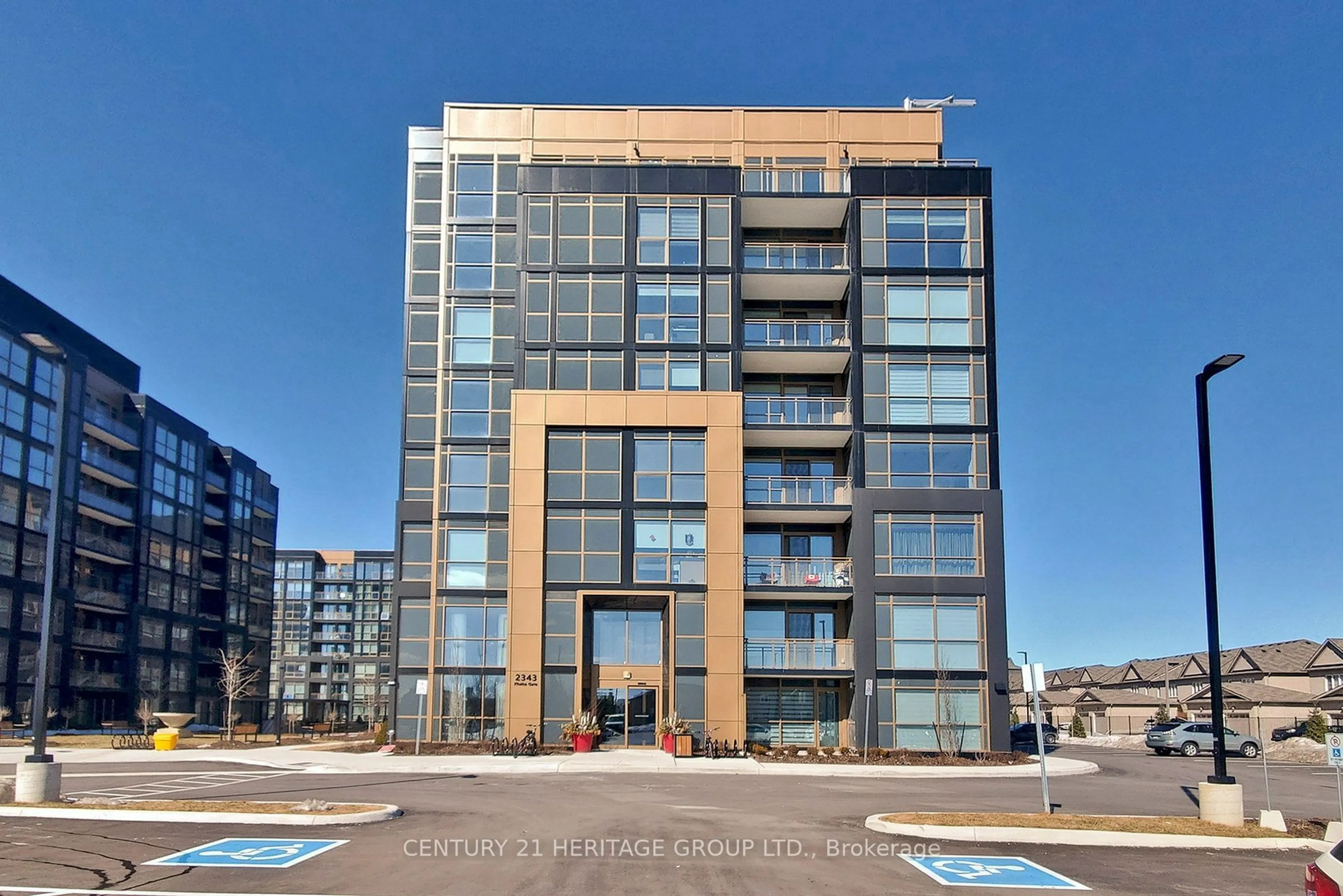 Indoor foyer for 2343 Khalsa Gate #802, Oakville Ontario L6M 4J2