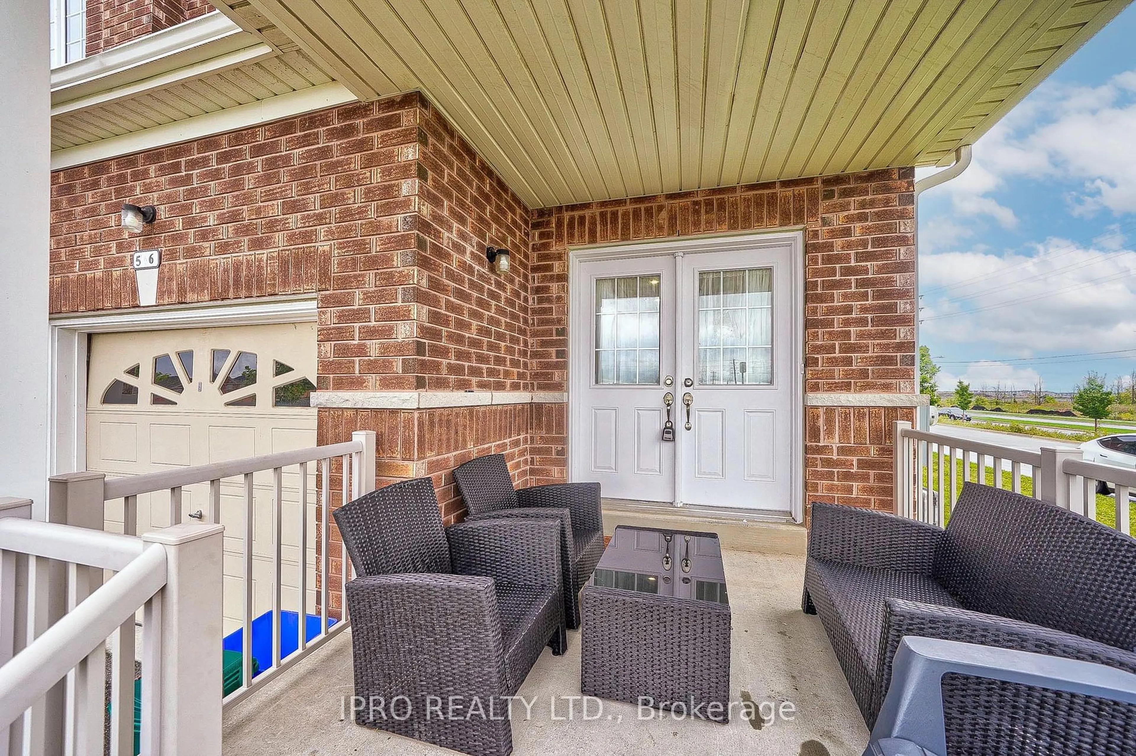 Patio, street for 566 Bessborough Dr, Milton Ontario L9T 8V9