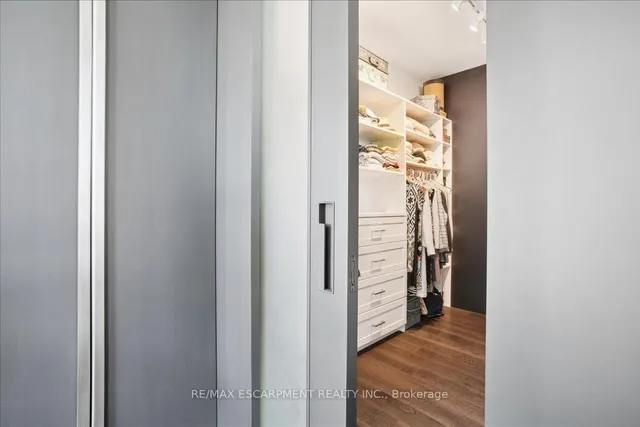 Additional property image - 2060 Lakeshore Rd Unit 206