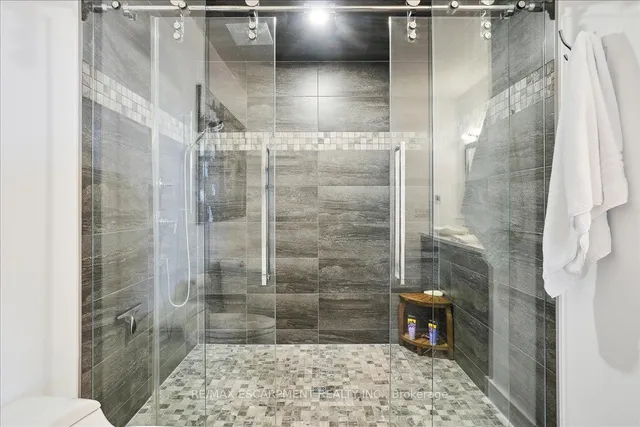 Additional property image - 2060 Lakeshore Rd Unit 206