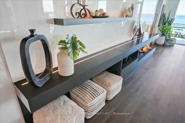 Additional property image - 2060 Lakeshore Rd Unit 206
