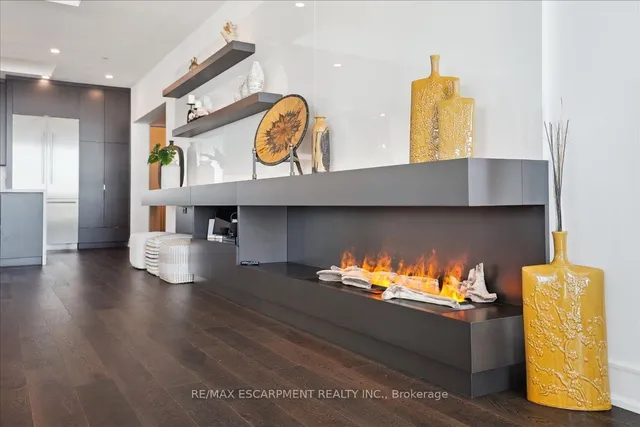 Additional property image - 2060 Lakeshore Rd Unit 206