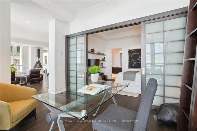 Additional property image - 2060 Lakeshore Rd Unit 206
