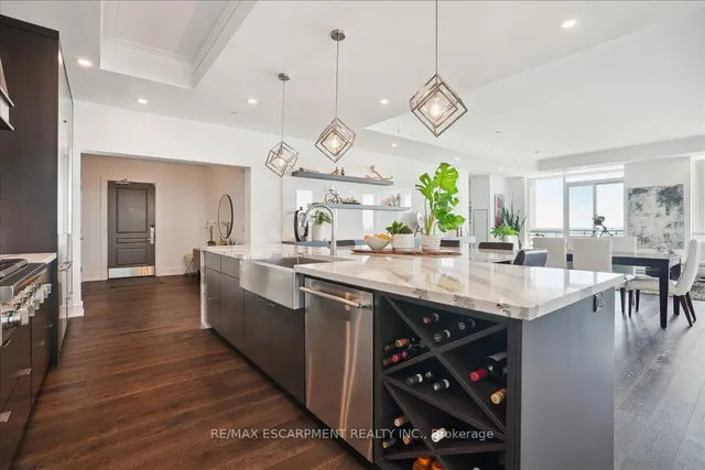 Additional property image - 2060 Lakeshore Rd Unit 206
