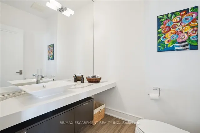 Additional property image - 2060 Lakeshore Rd Unit 206