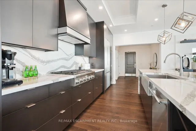 Additional property image - 2060 Lakeshore Rd Unit 206