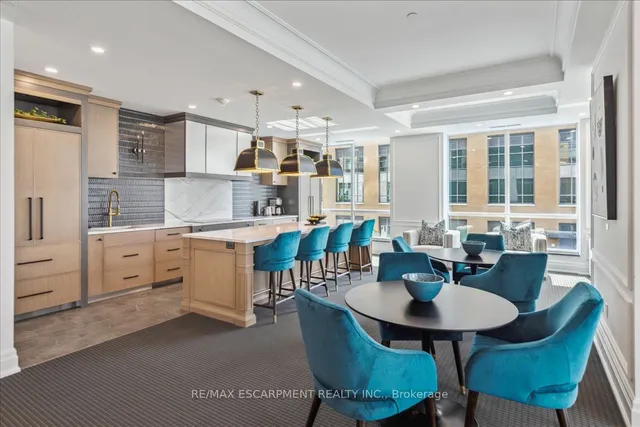 Additional property image - 2060 Lakeshore Rd Unit 206