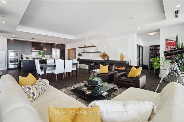 Additional property image - 2060 Lakeshore Rd Unit 206