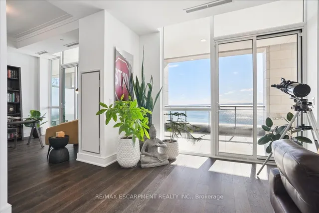 Additional property image - 2060 Lakeshore Rd Unit 206