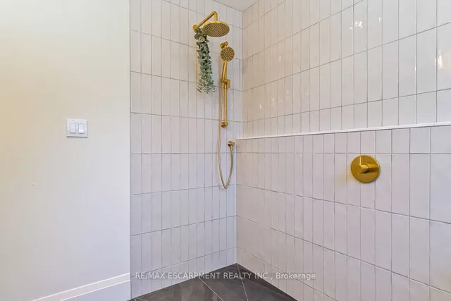 Additional property image - 694 Holt Dr
