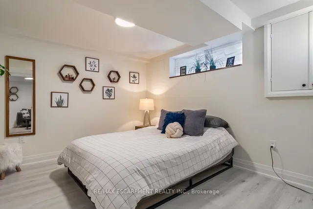 Additional property image - 694 Holt Dr