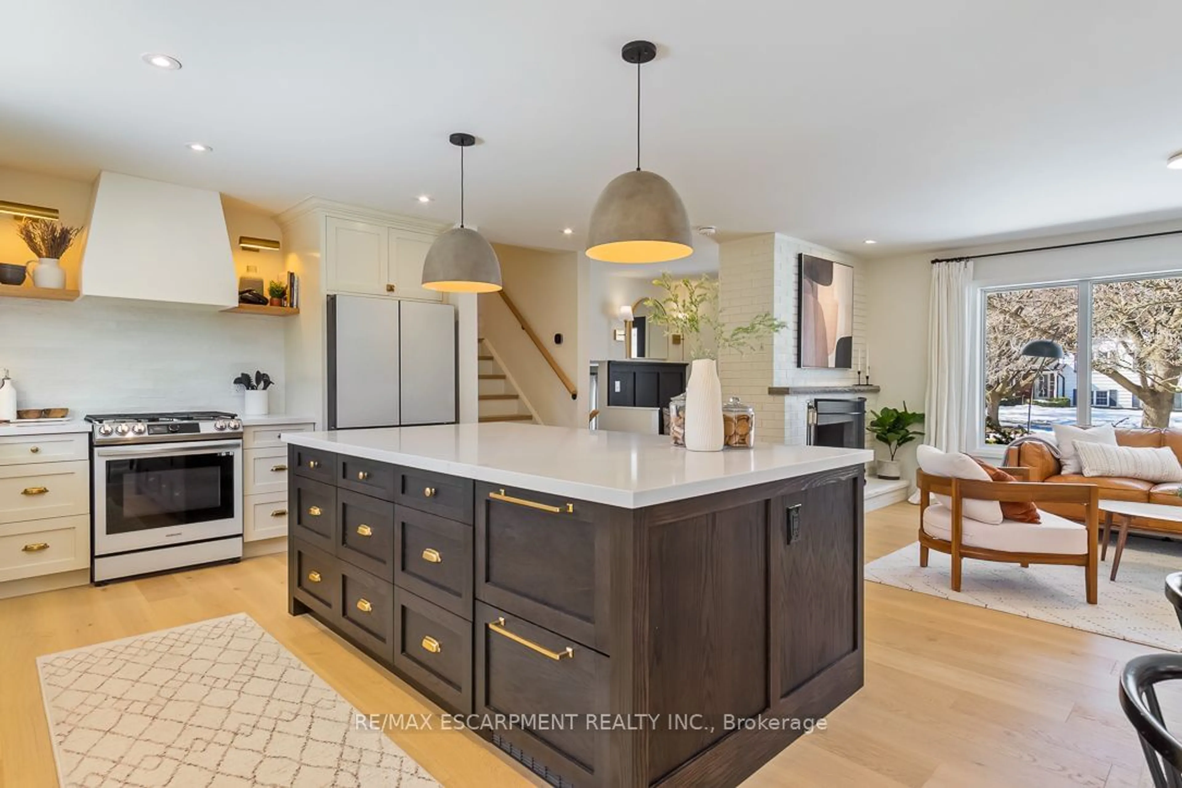 Open concept kitchen, unknown for 694 Holt Dr, Burlington Ontario L7T 3N5