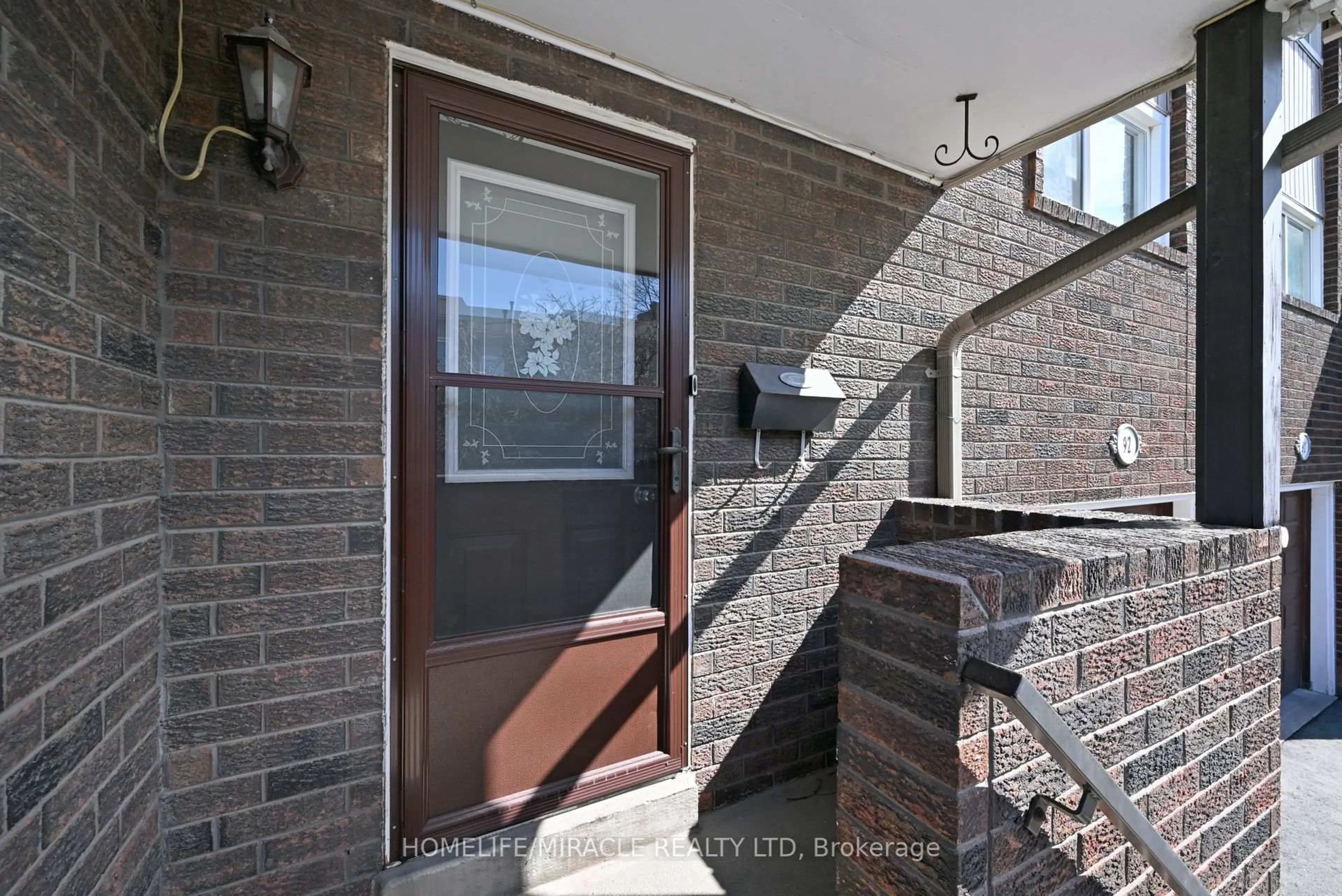 Indoor entryway for 92 Permfield Path #91, Toronto Ontario M9C 4Y5