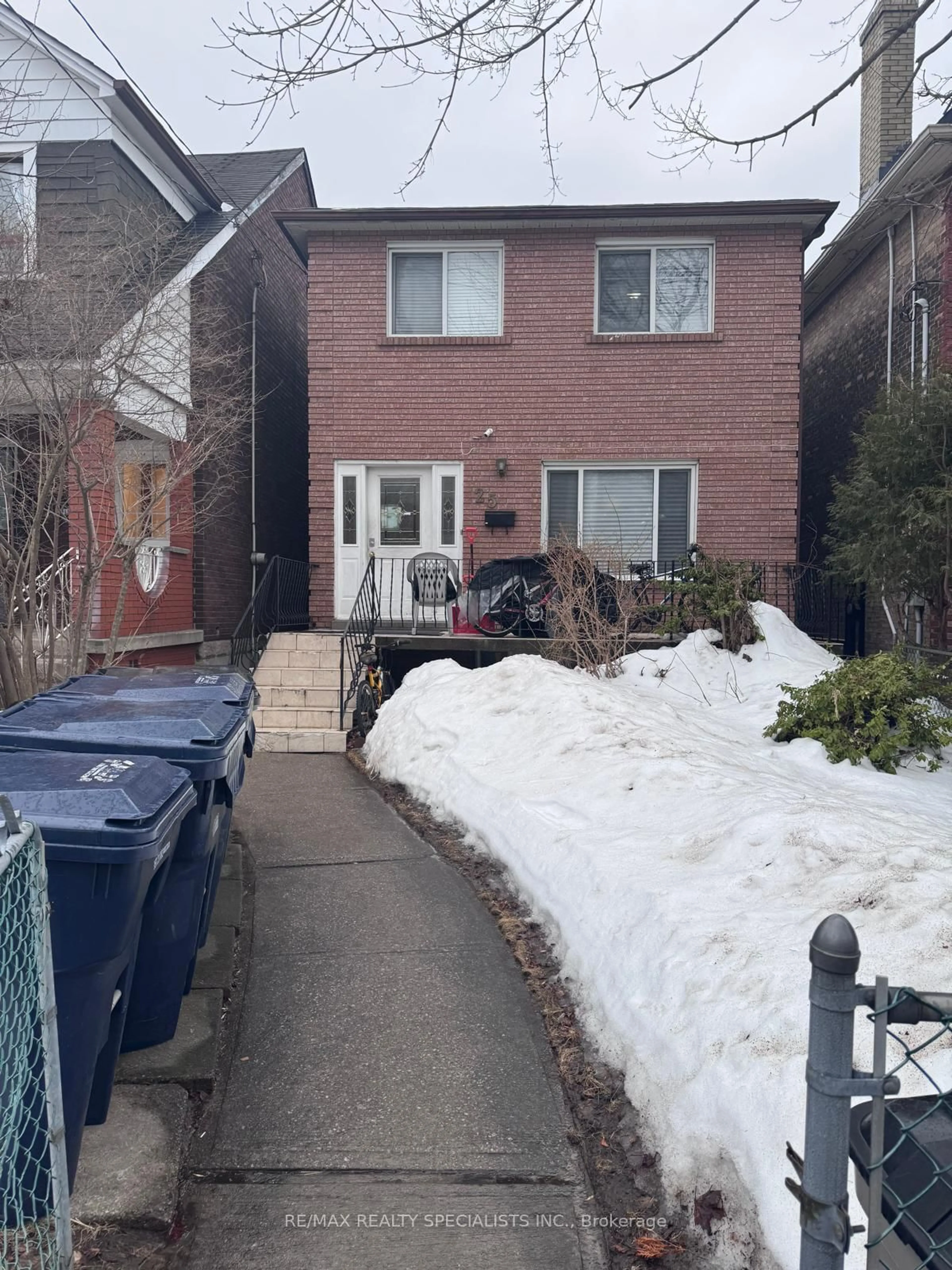 Unknown for 25 Auburn Ave, Toronto Ontario M6H 2L6