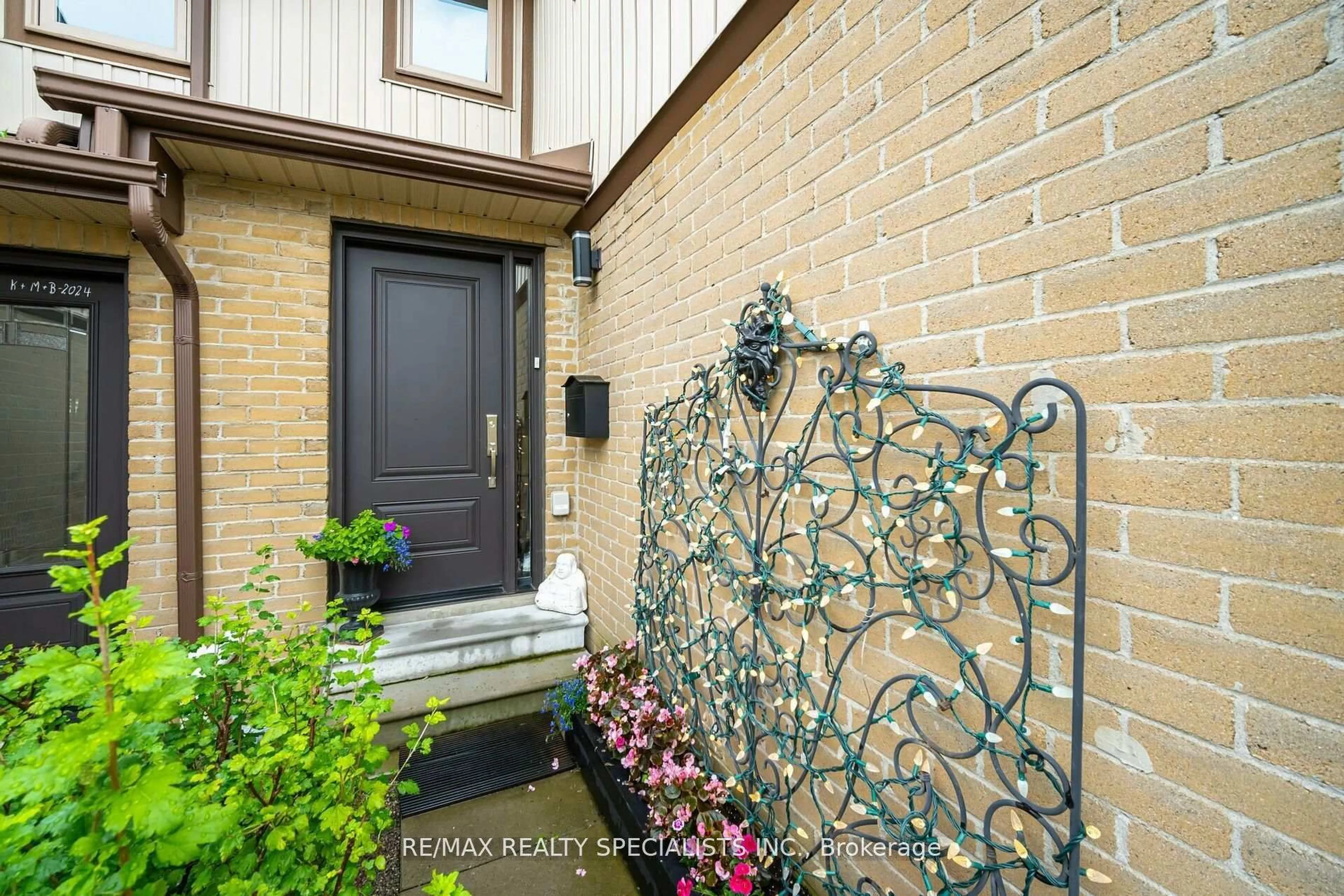 Indoor entryway for 3500 South Millway #41, Mississauga Ontario L5L 3T8