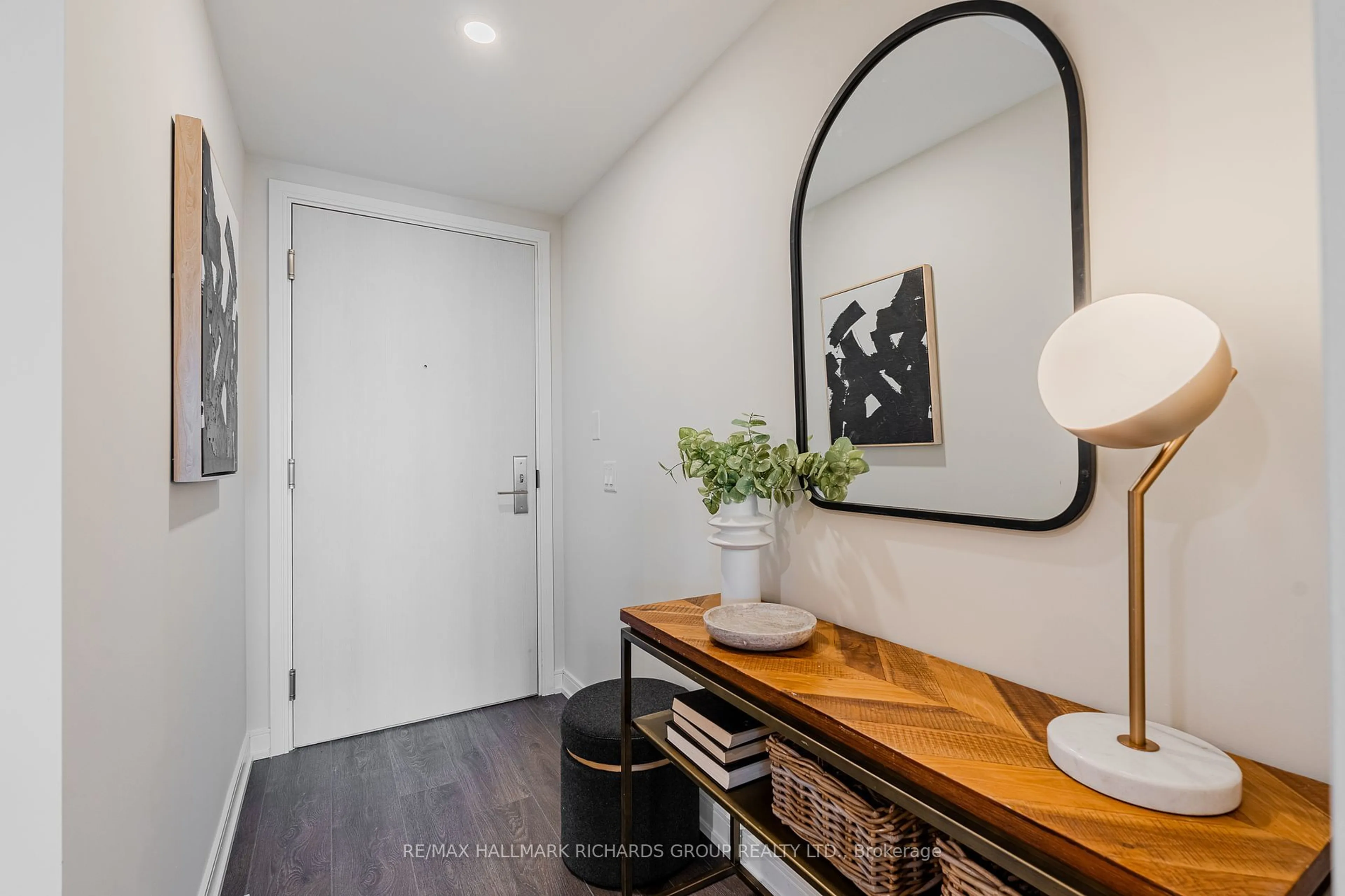 Indoor entryway for 30 Samuel Wood Way #1112, Toronto Ontario M9B 0C9