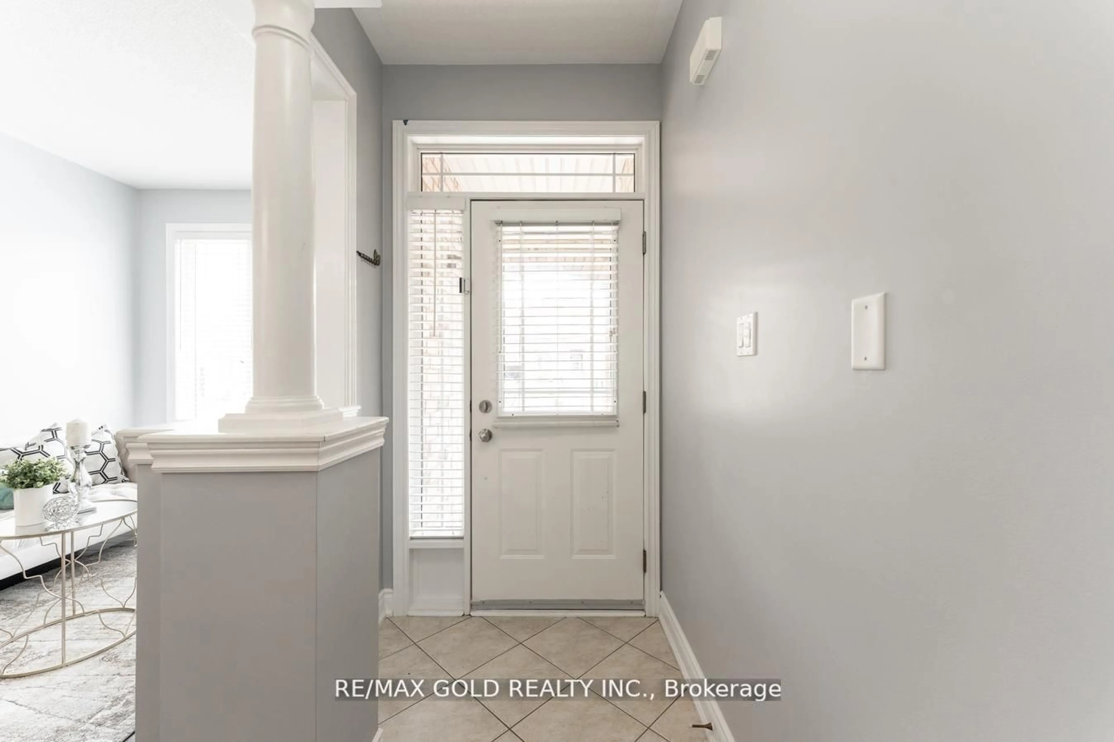 Indoor entryway for 7 Percy Gate, Brampton Ontario L7A 3S1