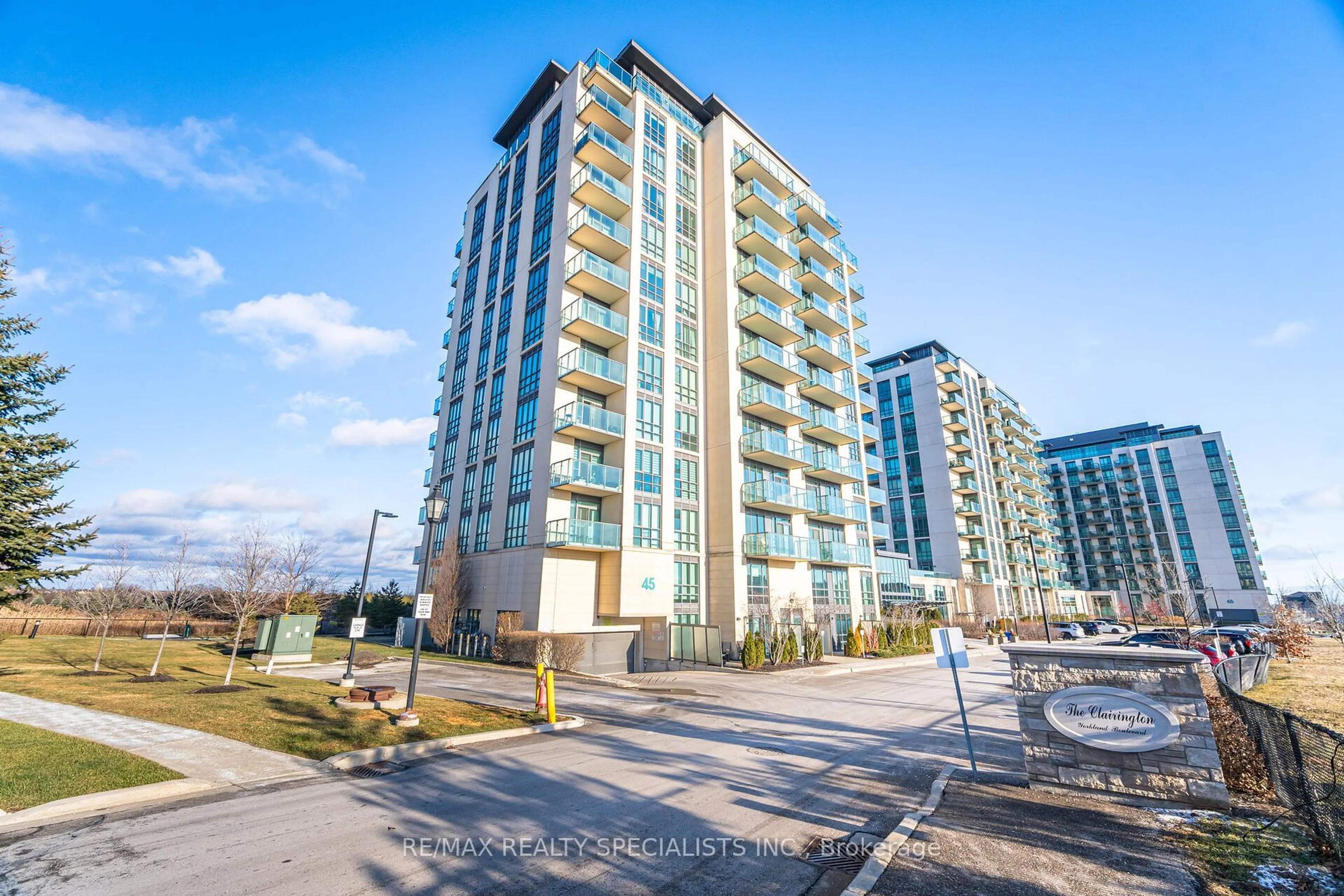 A pic from outside/outdoor area/front of a property/back of a property/a pic from drone, building for 45 Yorkland Blvd #204, Brampton Ontario L6P 4B4