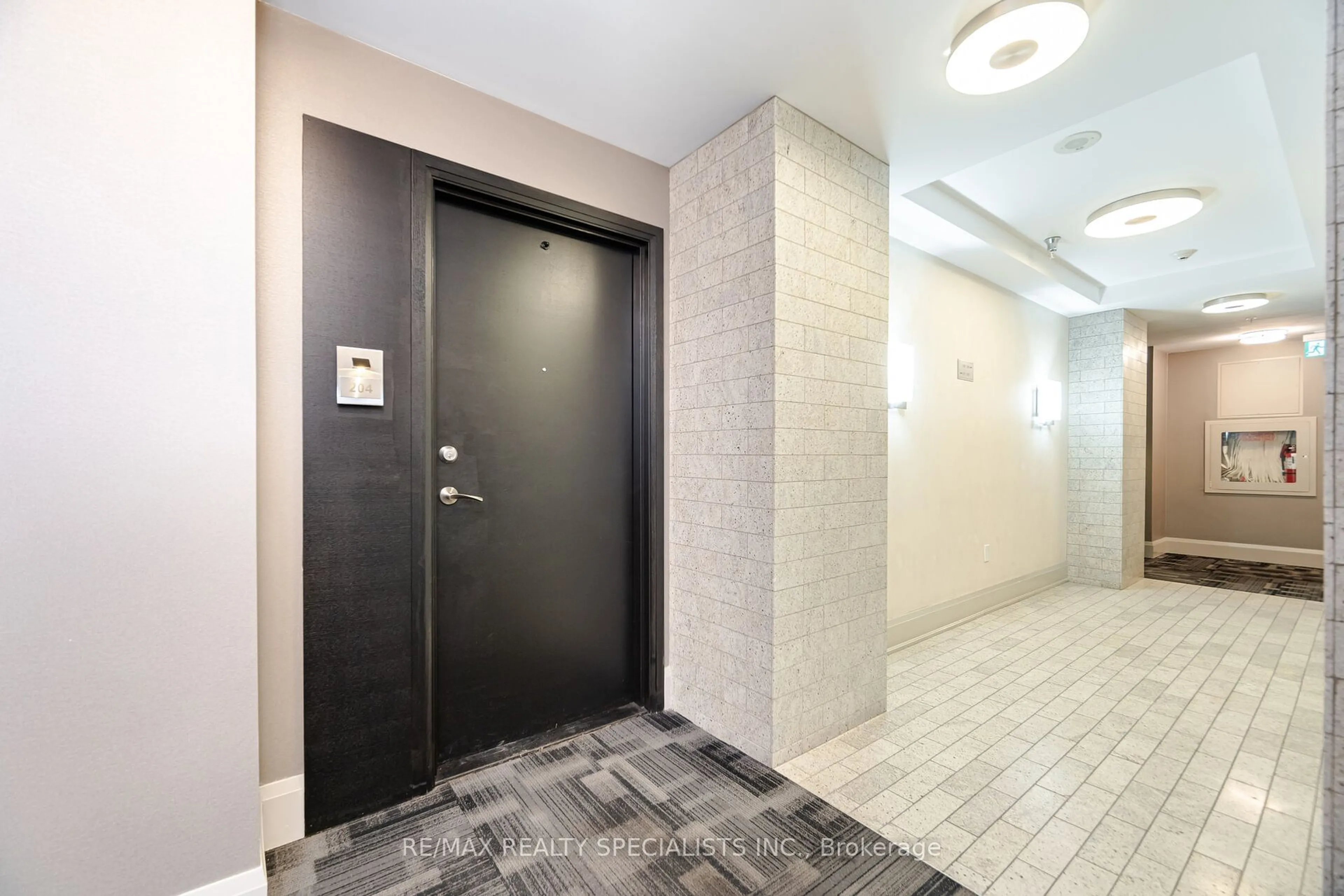 Indoor foyer for 45 Yorkland Blvd #204, Brampton Ontario L6P 4B4