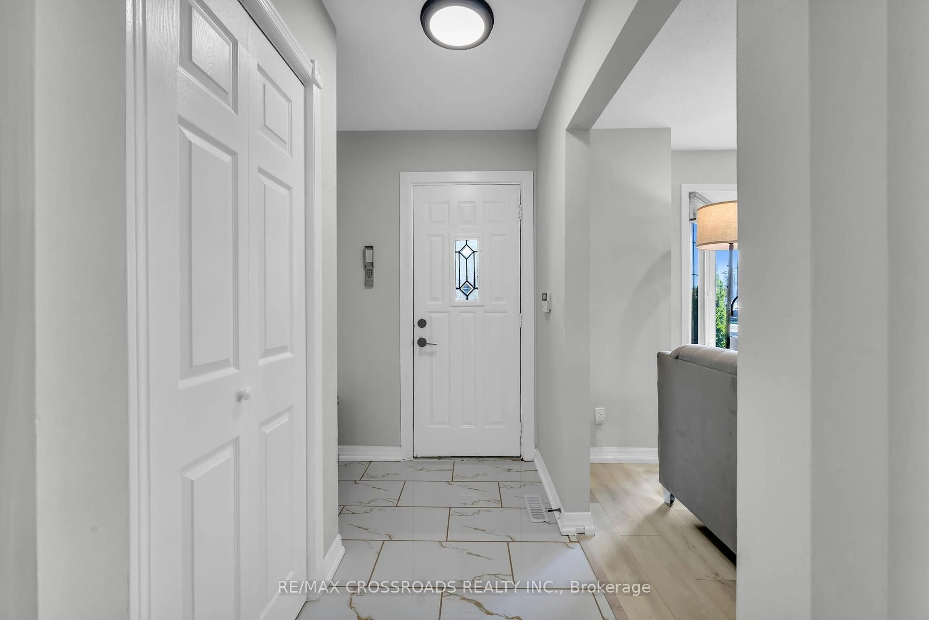 Indoor entryway for 4 Thyme Crt, Toronto Ontario M9V 3X7