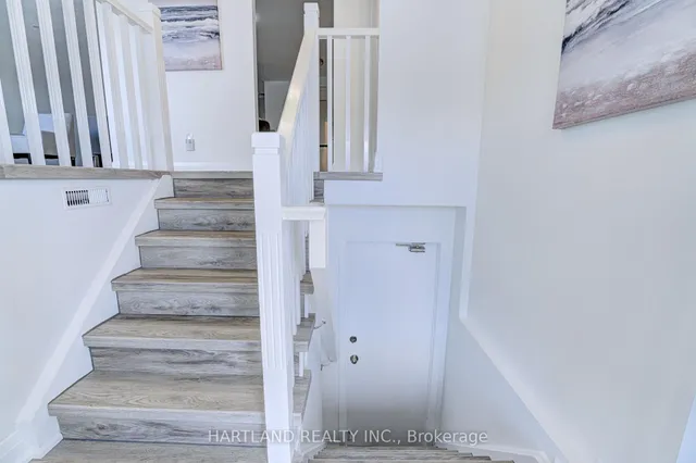 Additional property image - 4124 Dursley Cres