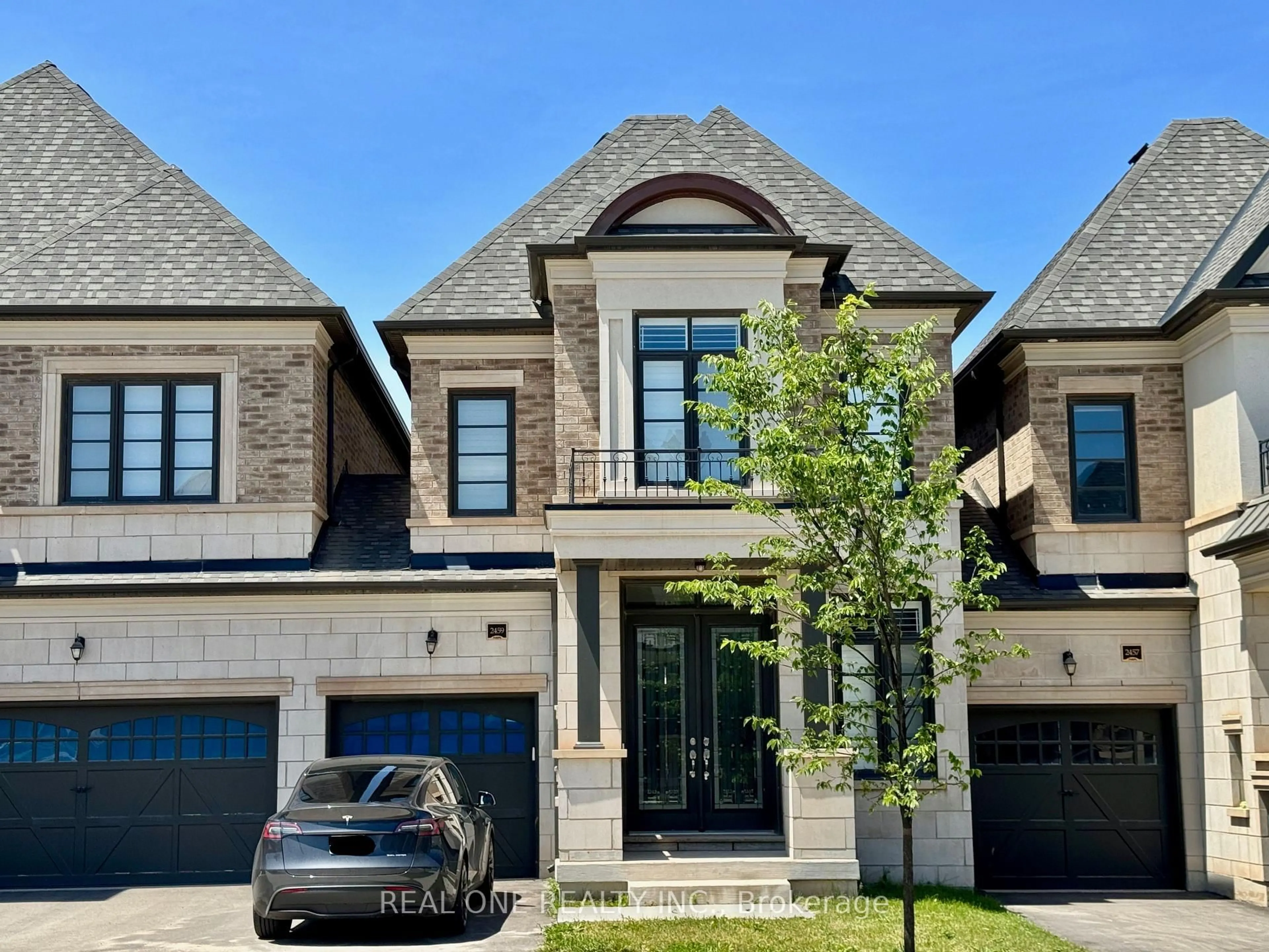 Home with brick exterior material, street for 2459 Saw Whet Blvd, Oakville Ontario L6M 5L4