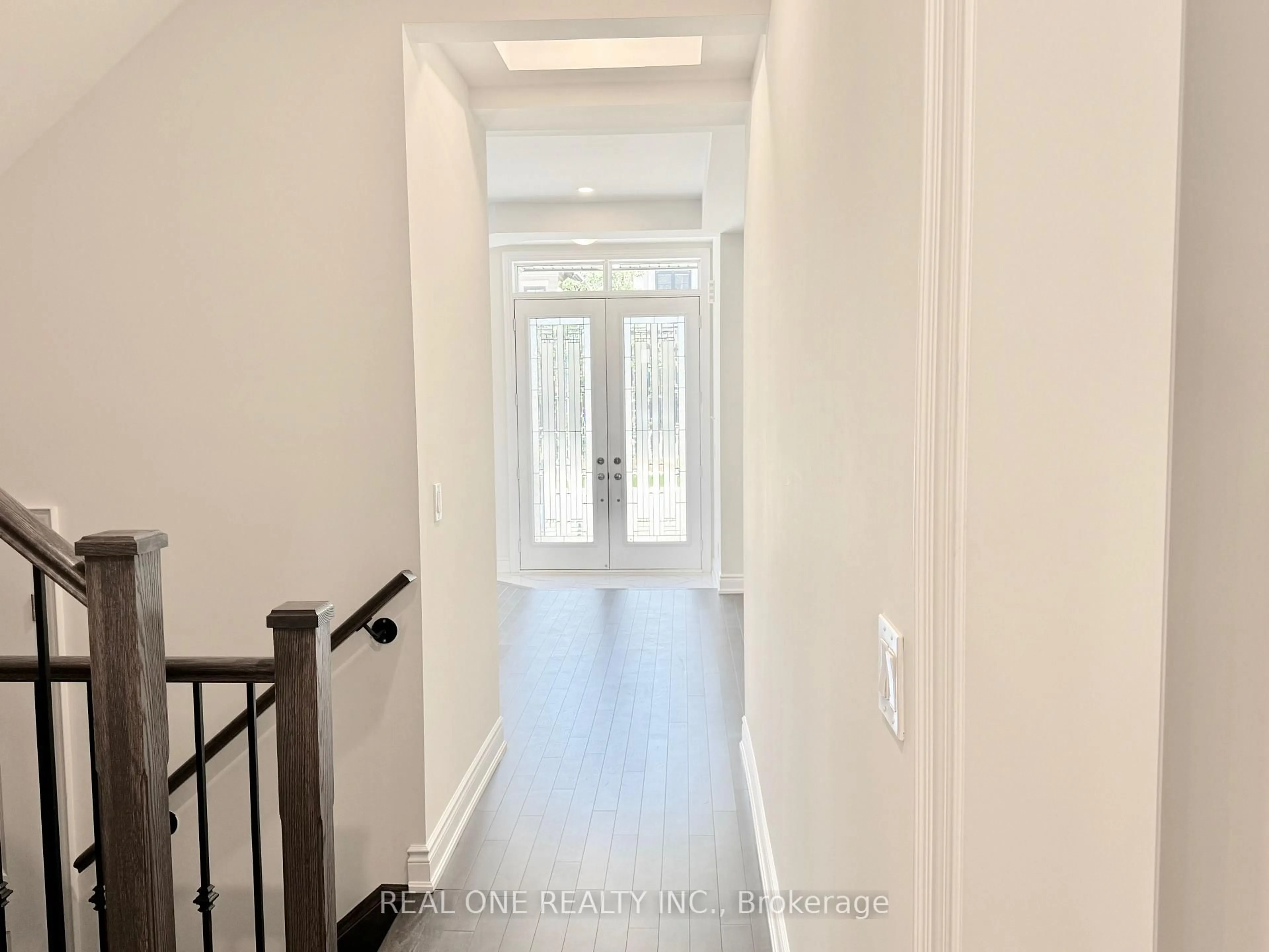 Indoor entryway for 2459 Saw Whet Blvd, Oakville Ontario L6M 5L4