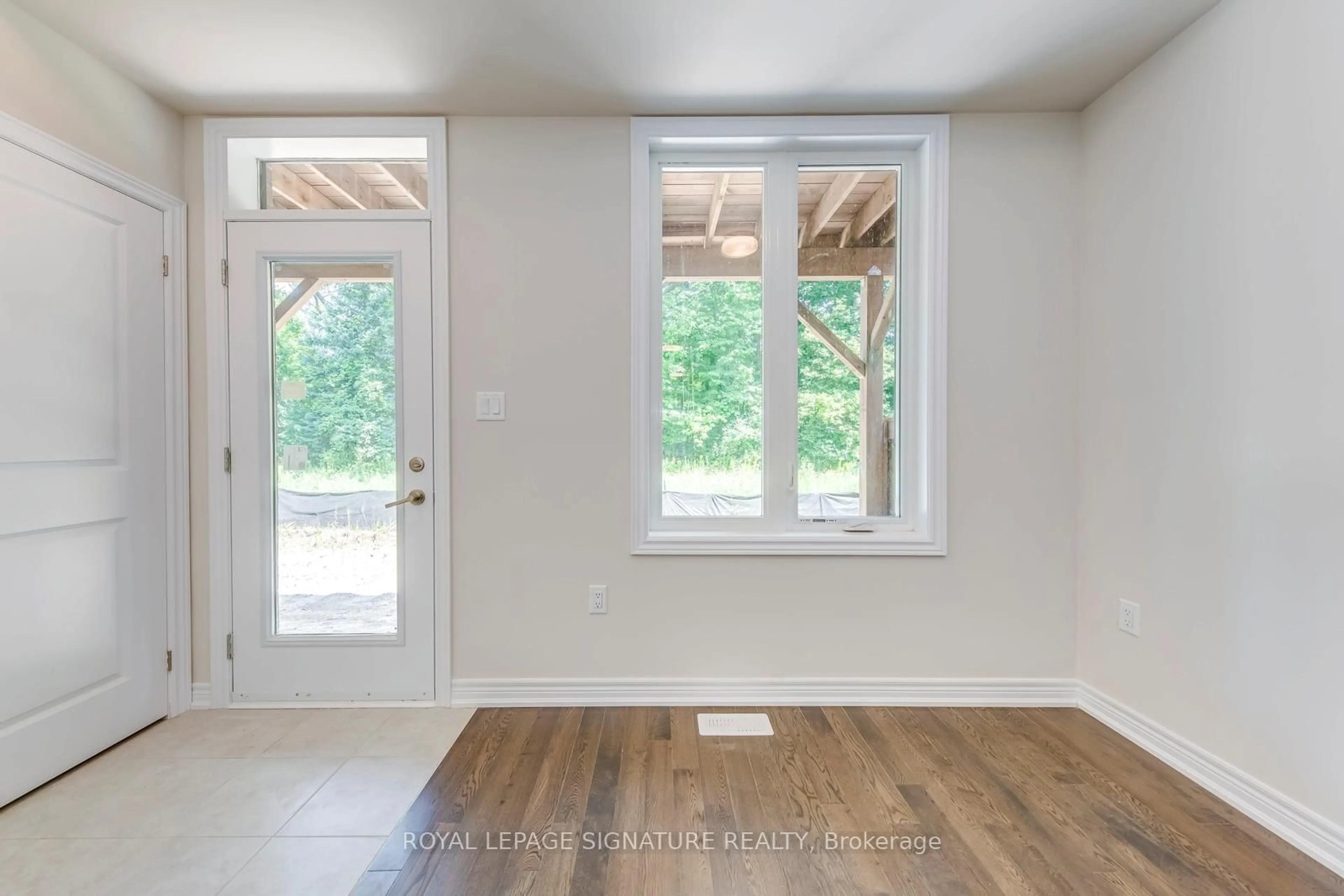 Indoor entryway for 23 Folcroft St, Brampton Ontario L6Y 0B6