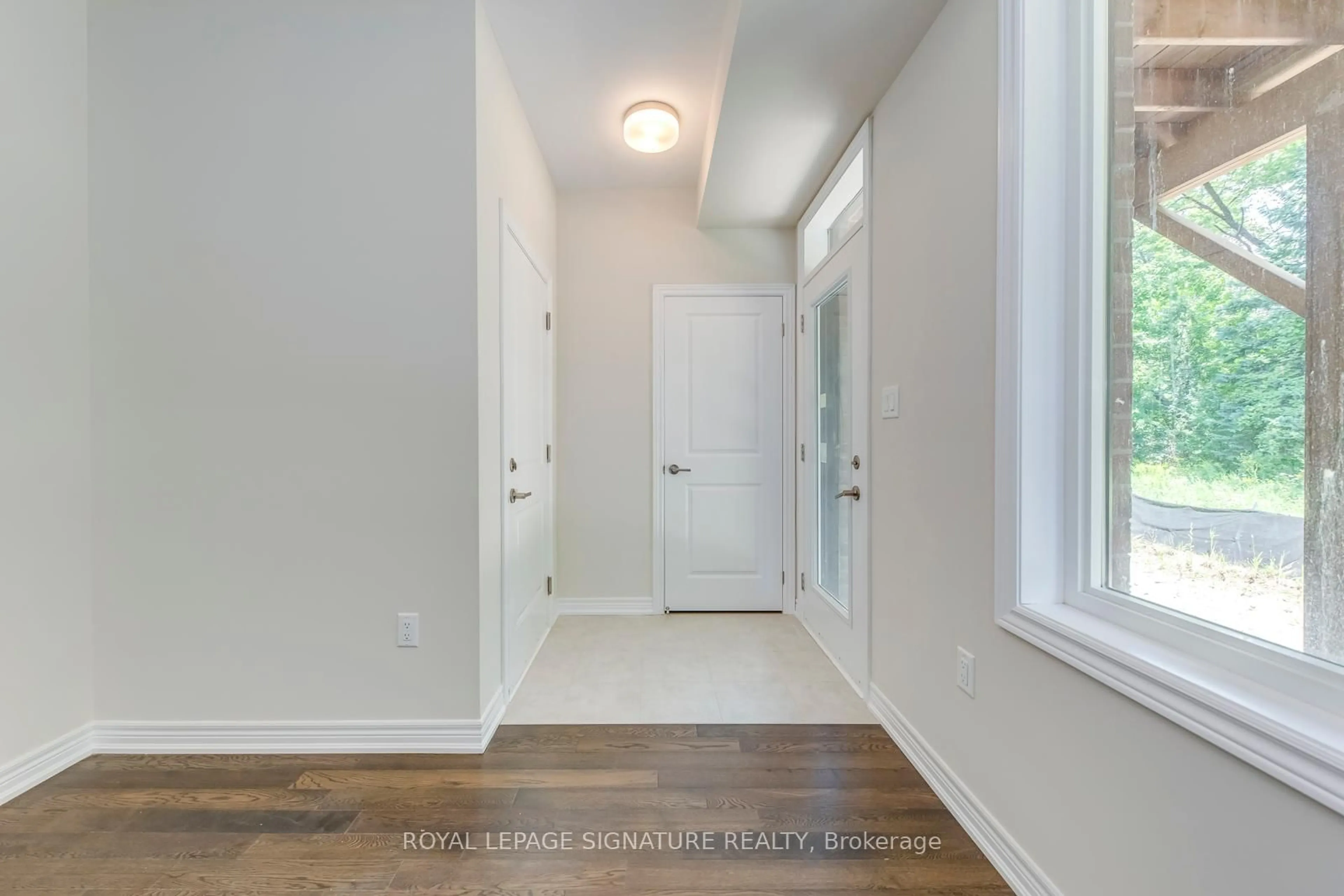 Indoor entryway for 23 Folcroft St, Brampton Ontario L6Y 0B6